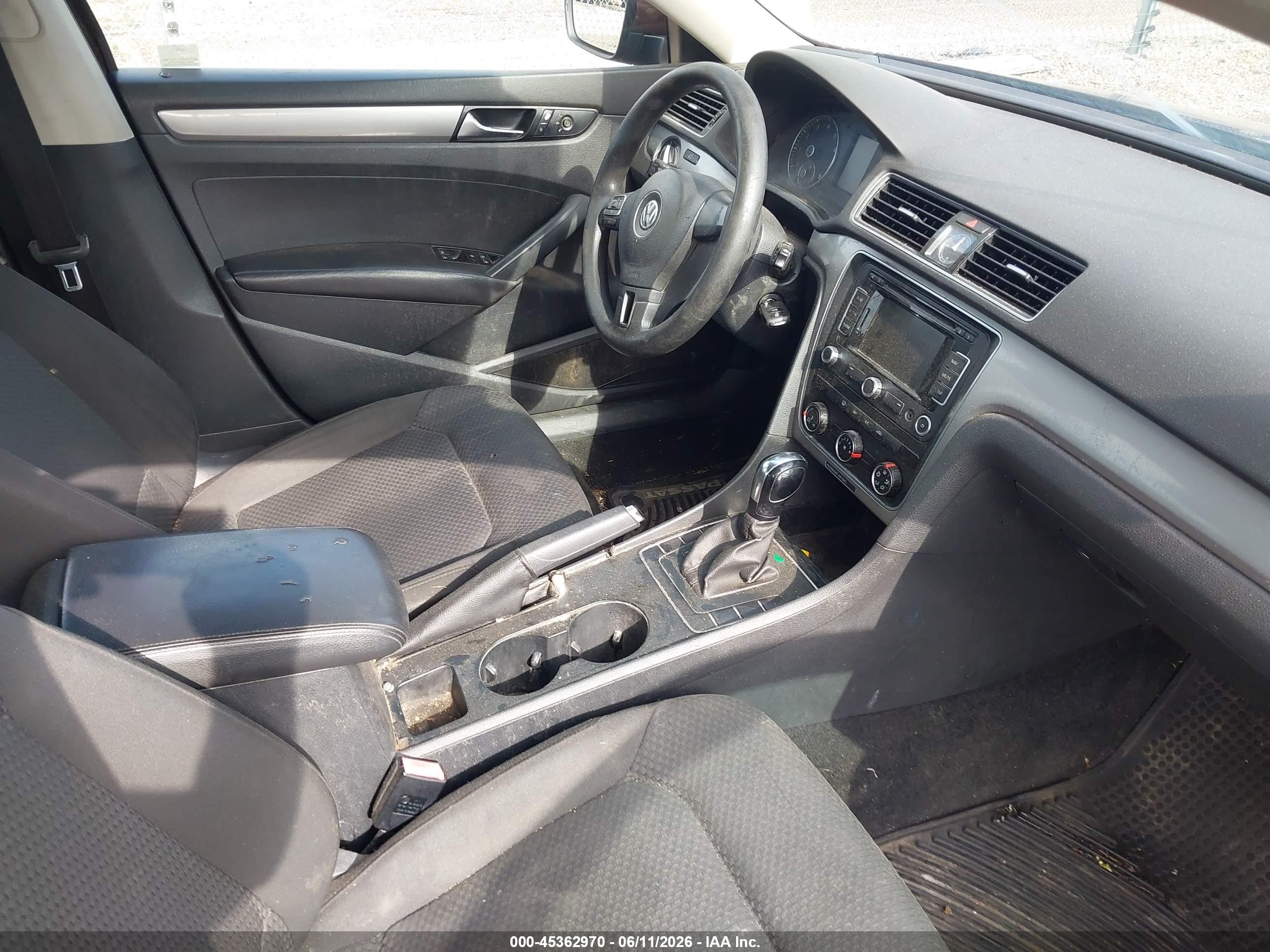 2014 Volkswagen Passat 2.5l S Purple vin: 1VWAP7A31EC025042