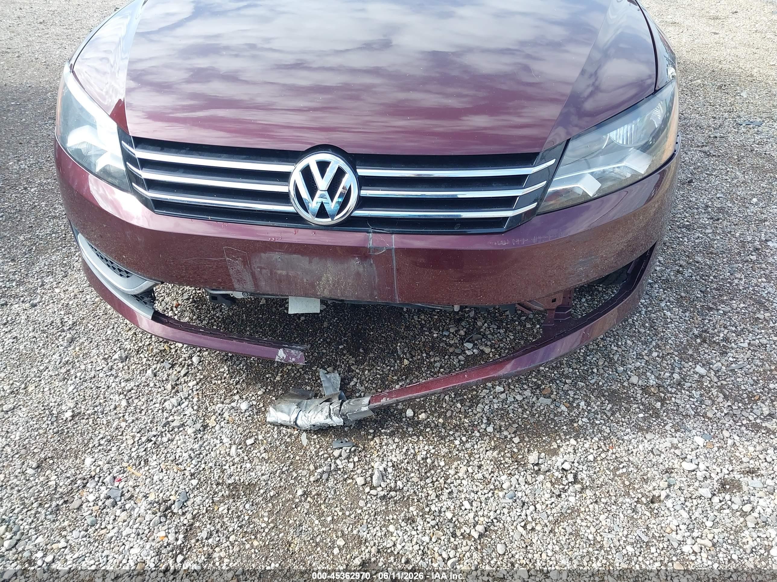 2014 Volkswagen Passat 2.5l S Purple vin: 1VWAP7A31EC025042