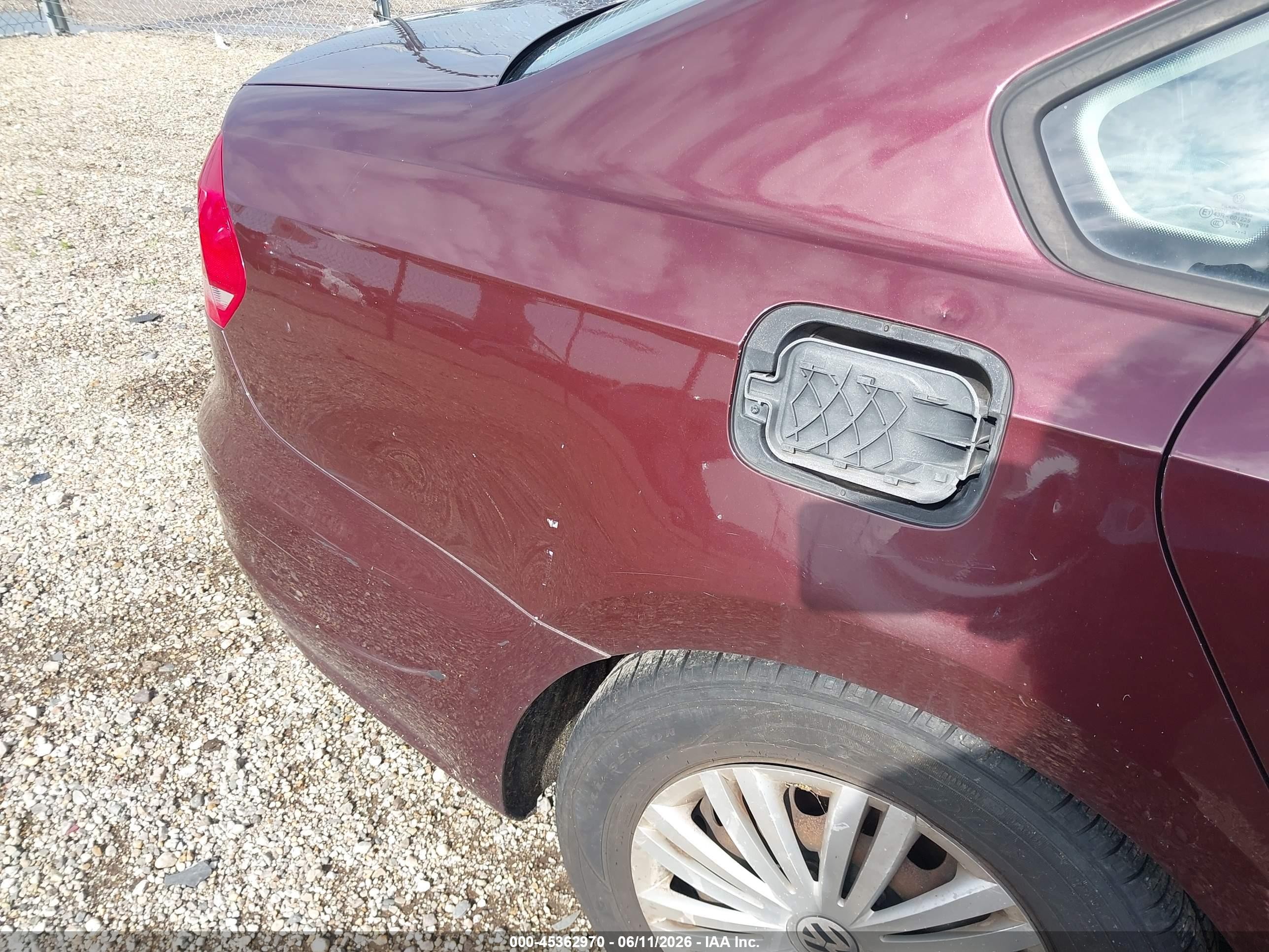 2014 Volkswagen Passat 2.5l S Purple vin: 1VWAP7A31EC025042