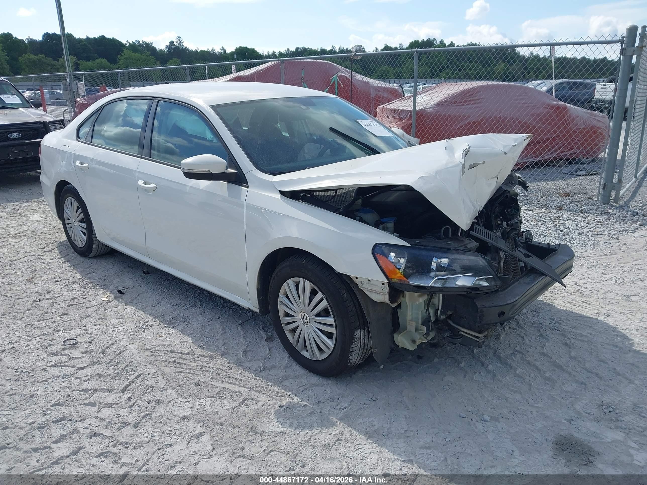 2014 Volkswagen Passat 2.5l S Белый vin: 1VWAP7A31EC026689
