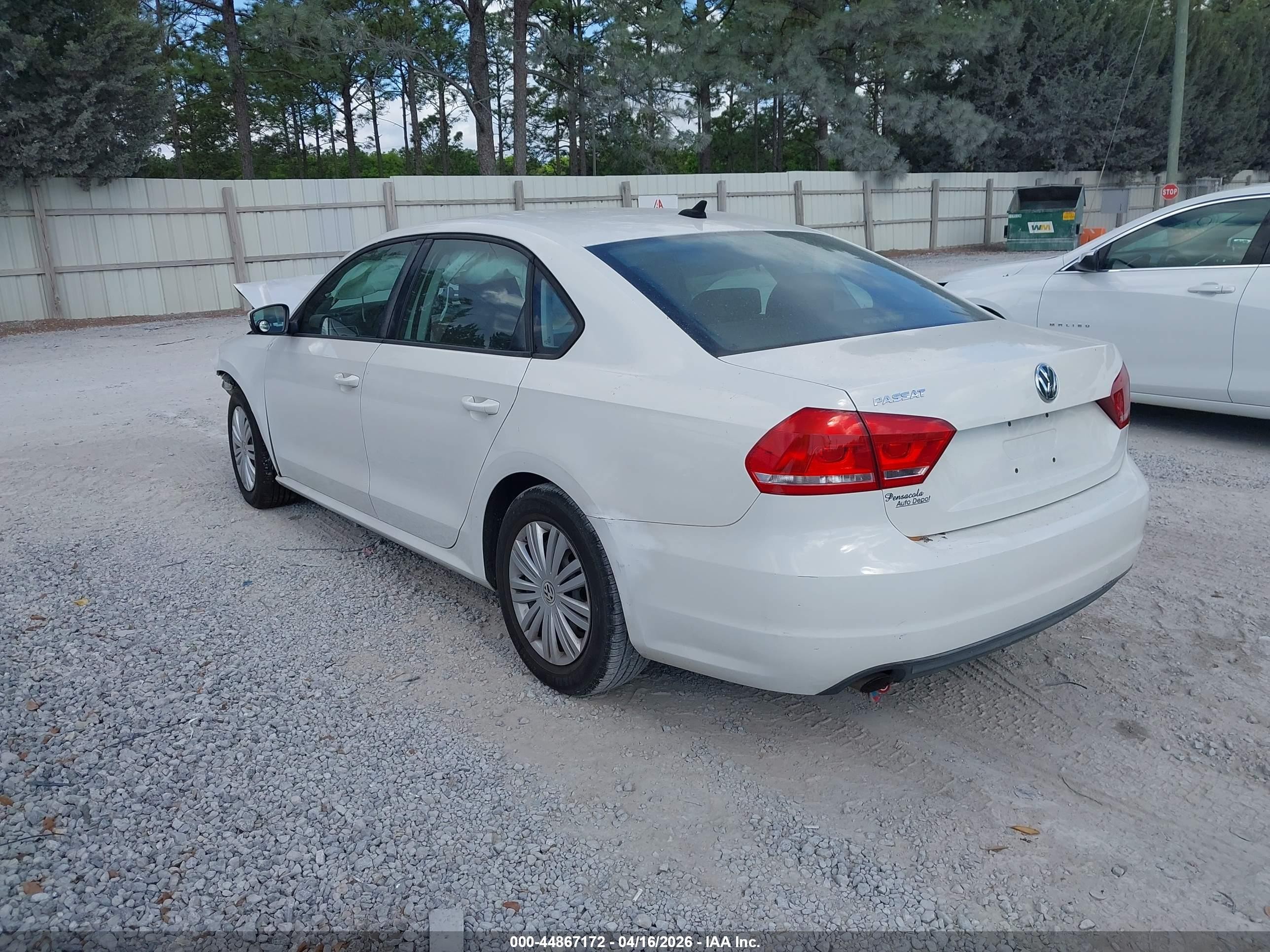 2014 Volkswagen Passat 2.5l S Белый vin: 1VWAP7A31EC026689