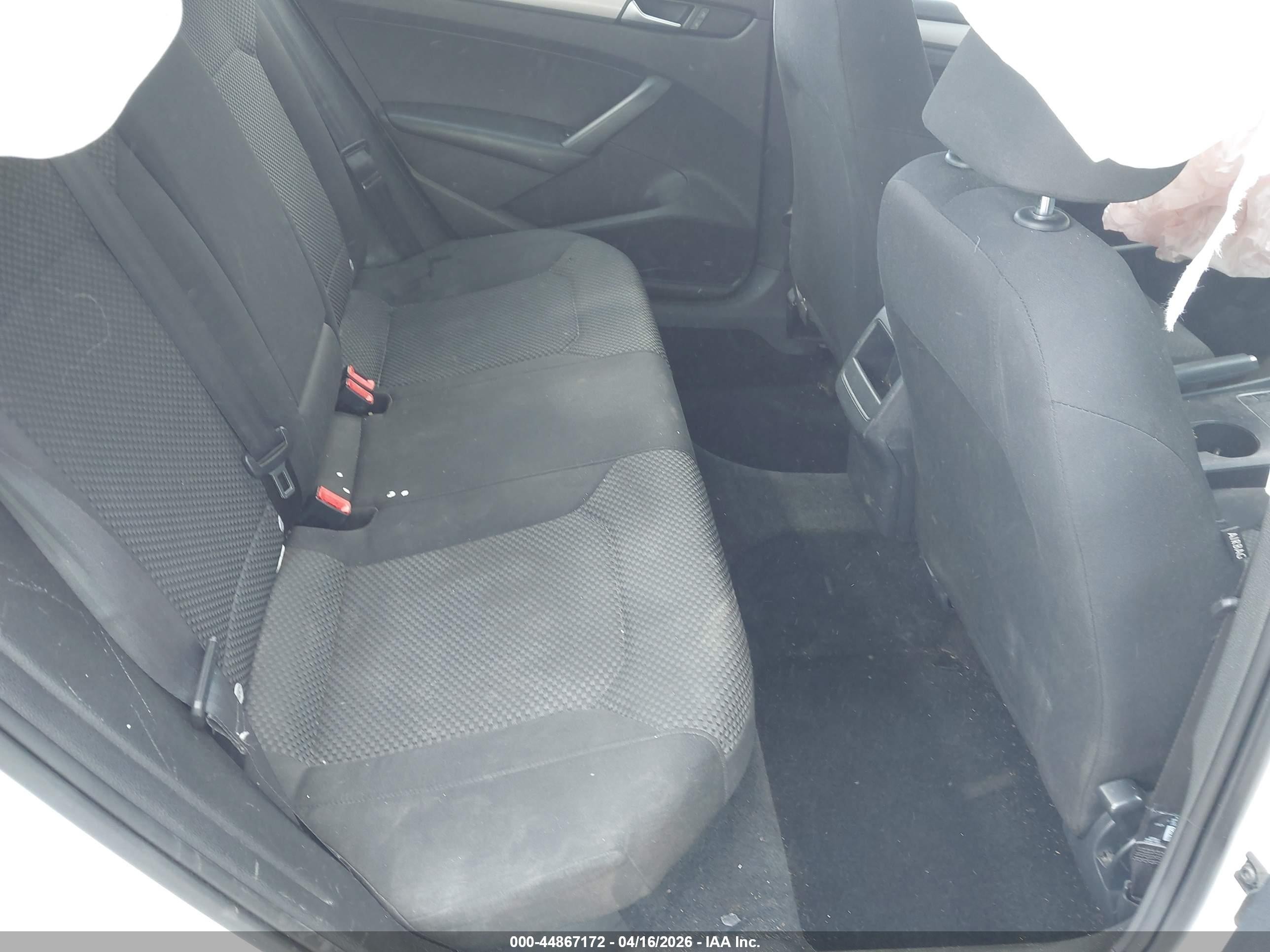 2014 Volkswagen Passat 2.5l S Белый vin: 1VWAP7A31EC026689