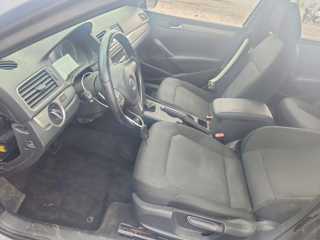 2012 Volkswagen Passat S Серый vin: 1VWAP7A32CC015391