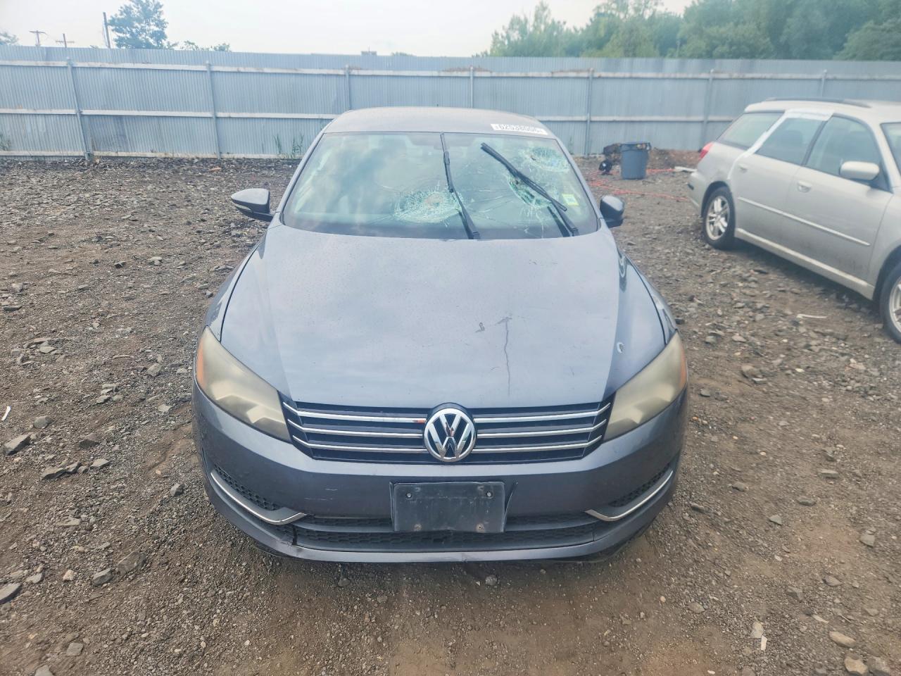 2012 Volkswagen Passat S Серый vin: 1VWAP7A32CC015391