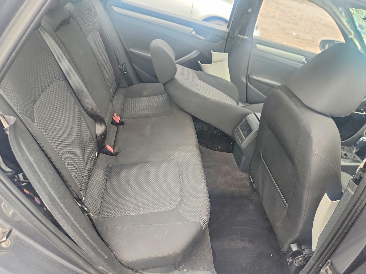 2012 Volkswagen Passat S Серый vin: 1VWAP7A32CC015391