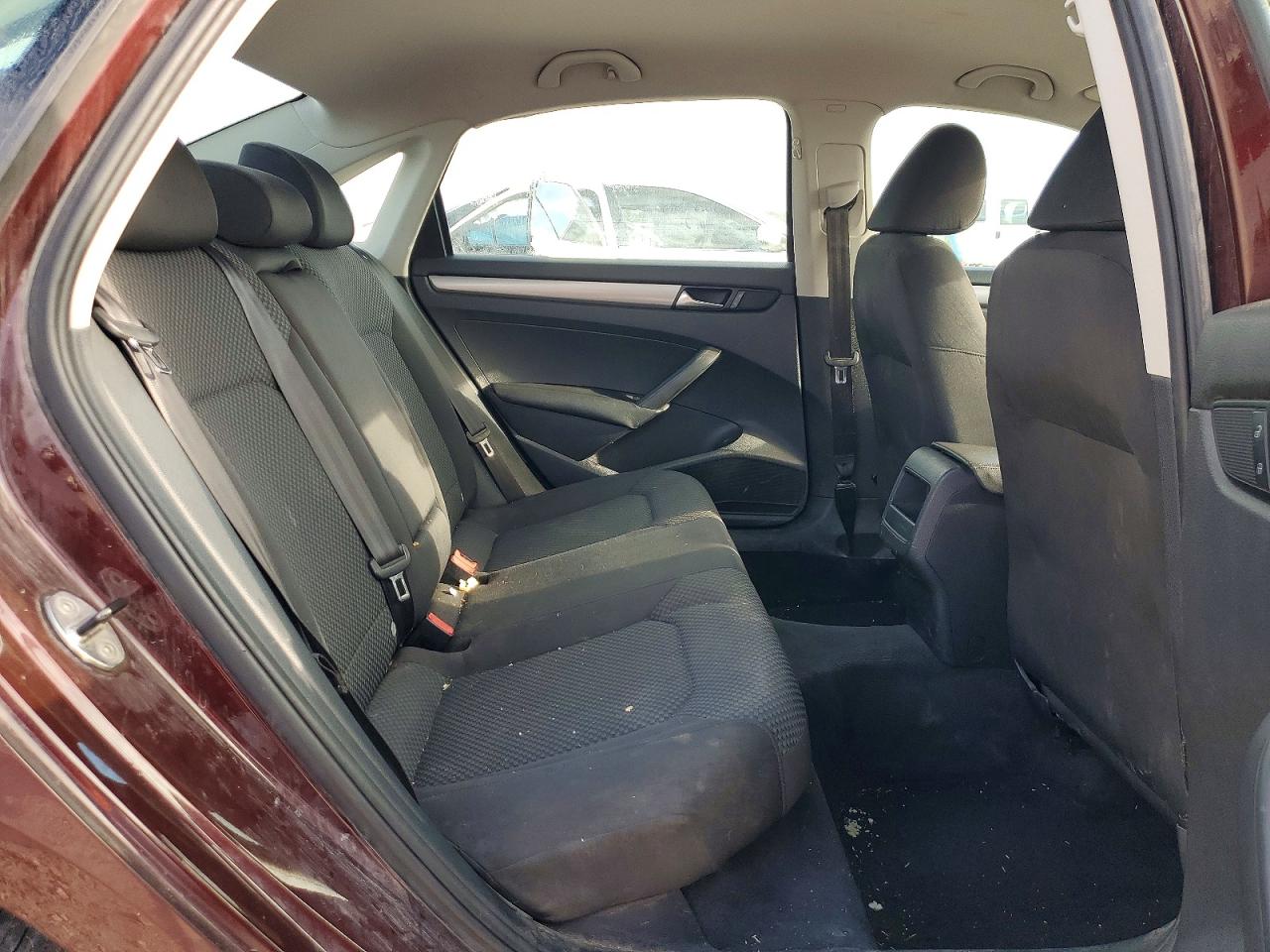 2012 Volkswagen Passat S Burgundy vin: 1VWAP7A32CC034846