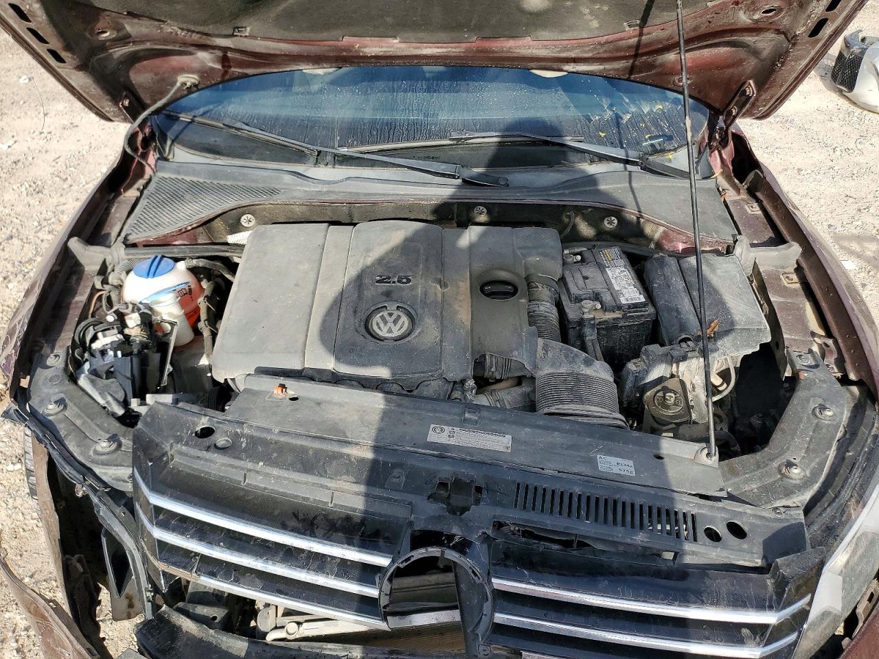 2012 Volkswagen Passat S Burgundy vin: 1VWAP7A32CC034846