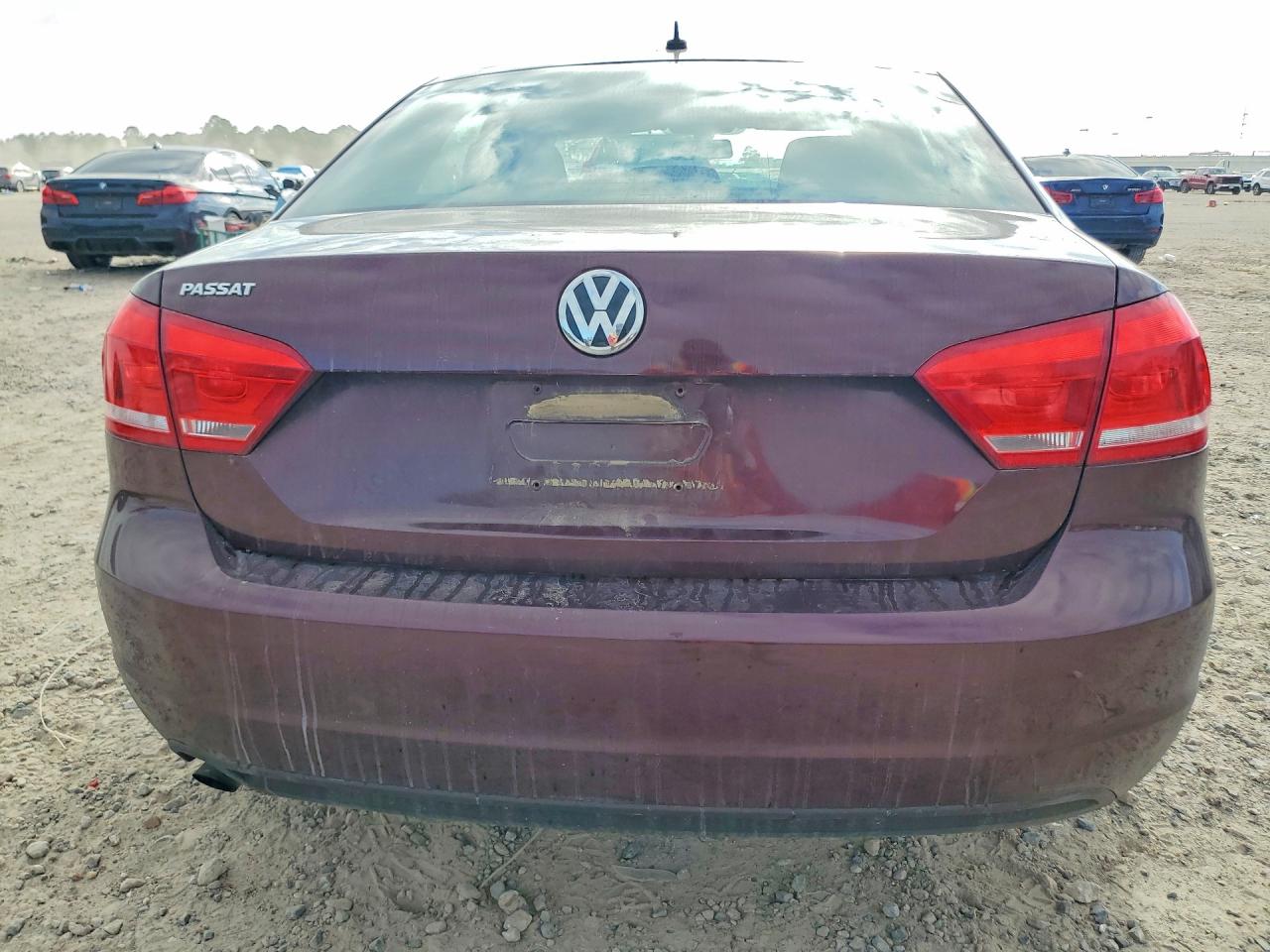 2012 Volkswagen Passat S Burgundy vin: 1VWAP7A32CC034846