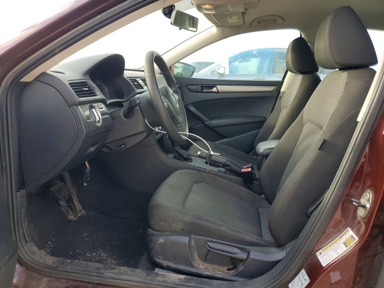 2012 Volkswagen Passat S Burgundy vin: 1VWAP7A32CC034846