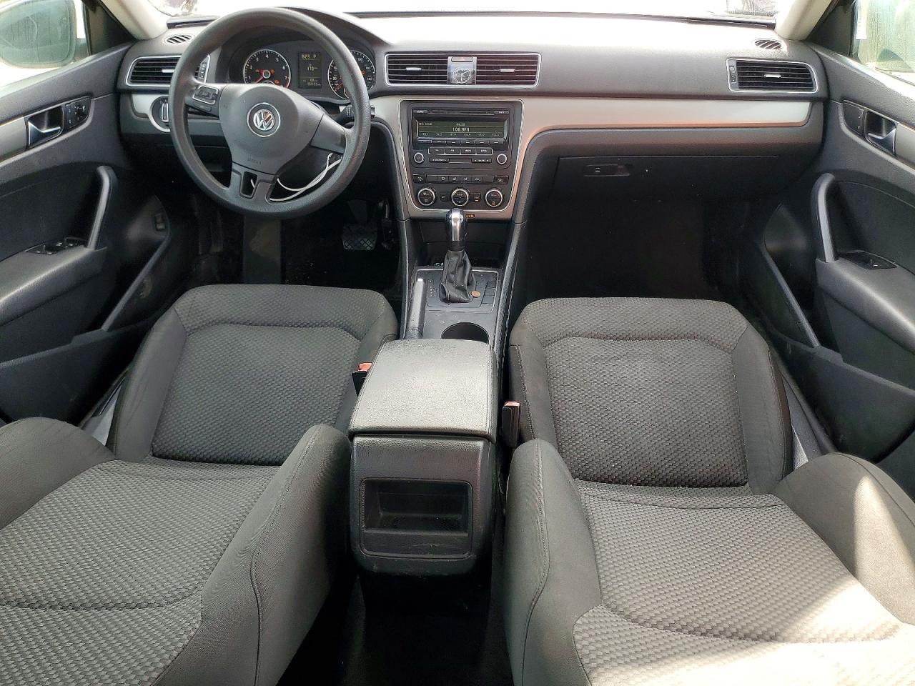2012 Volkswagen Passat S Burgundy vin: 1VWAP7A32CC034846