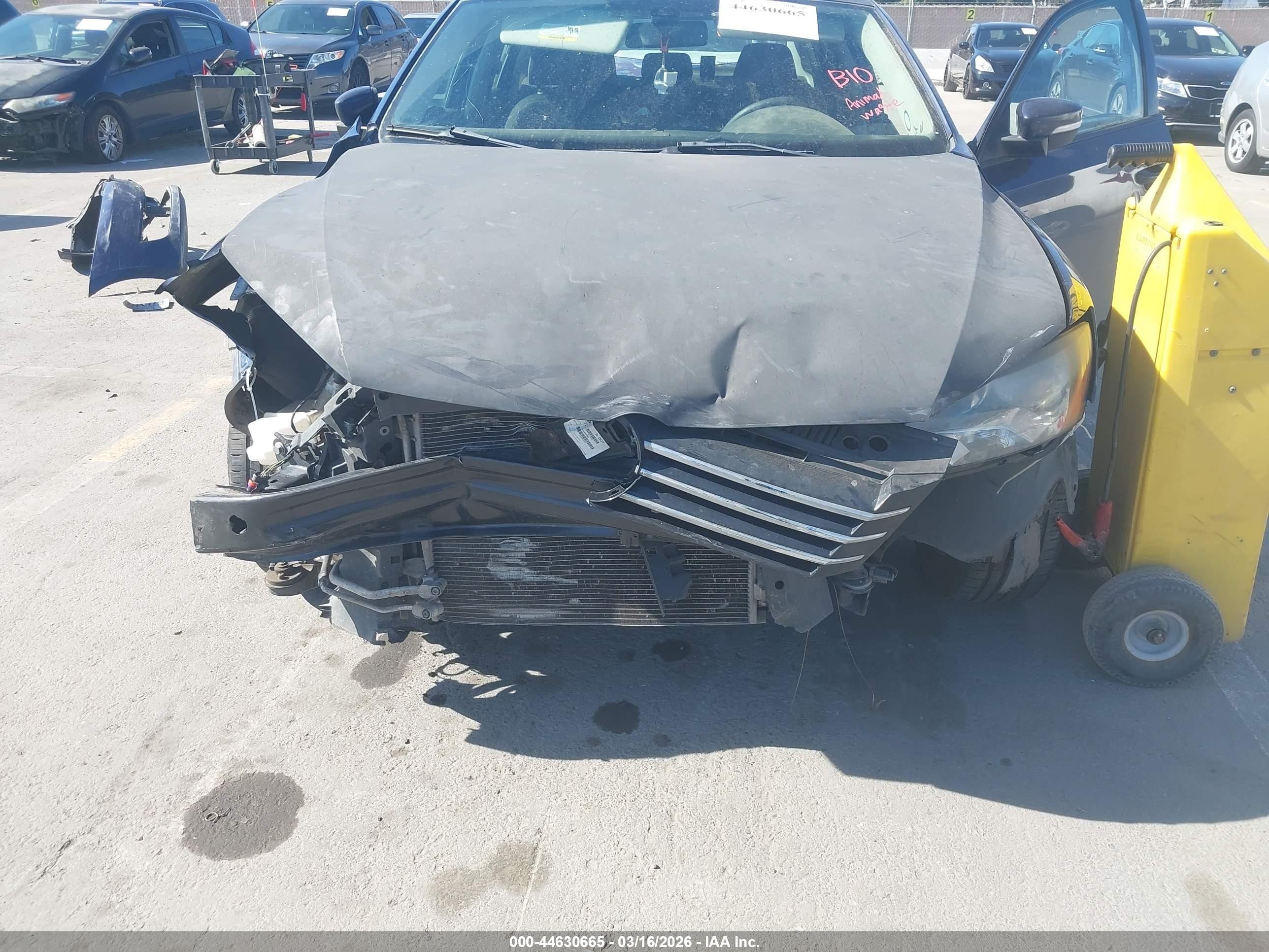 2013 Volkswagen Passat S Blue vin: 1VWAP7A32DC024111
