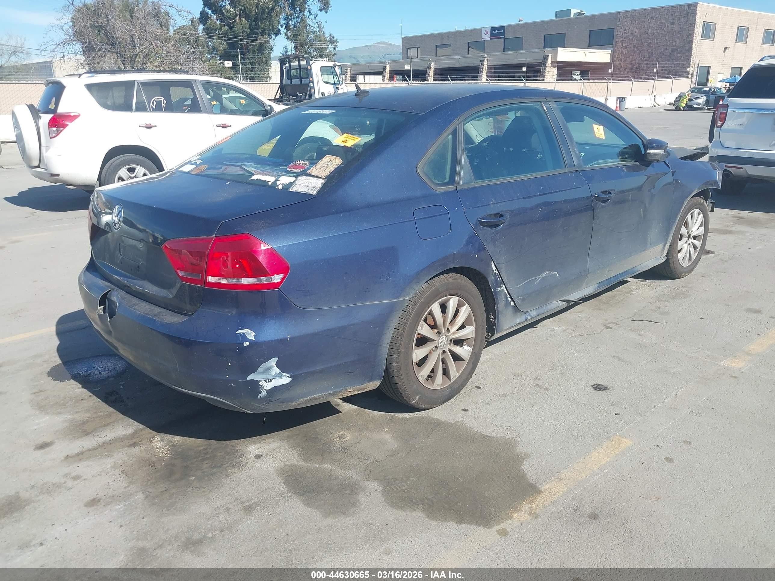 2013 Volkswagen Passat S Blue vin: 1VWAP7A32DC024111