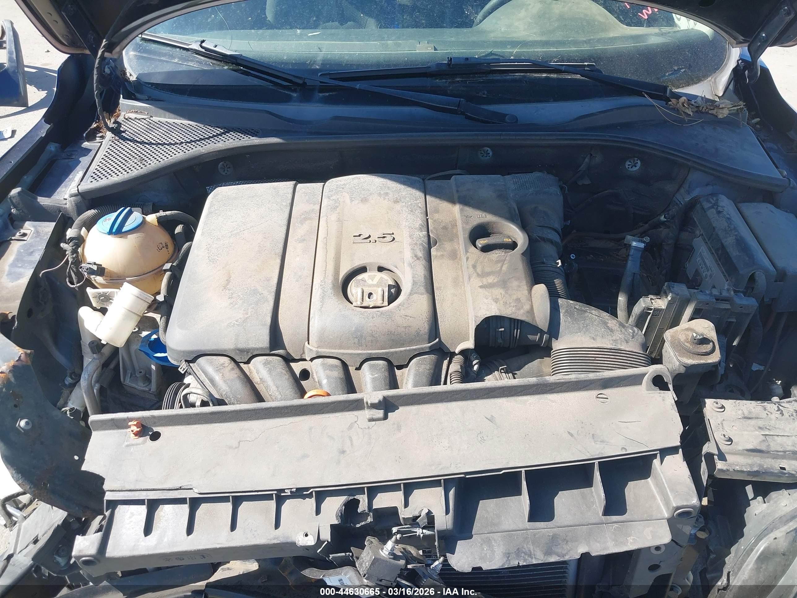 2013 Volkswagen Passat S Blue vin: 1VWAP7A32DC024111