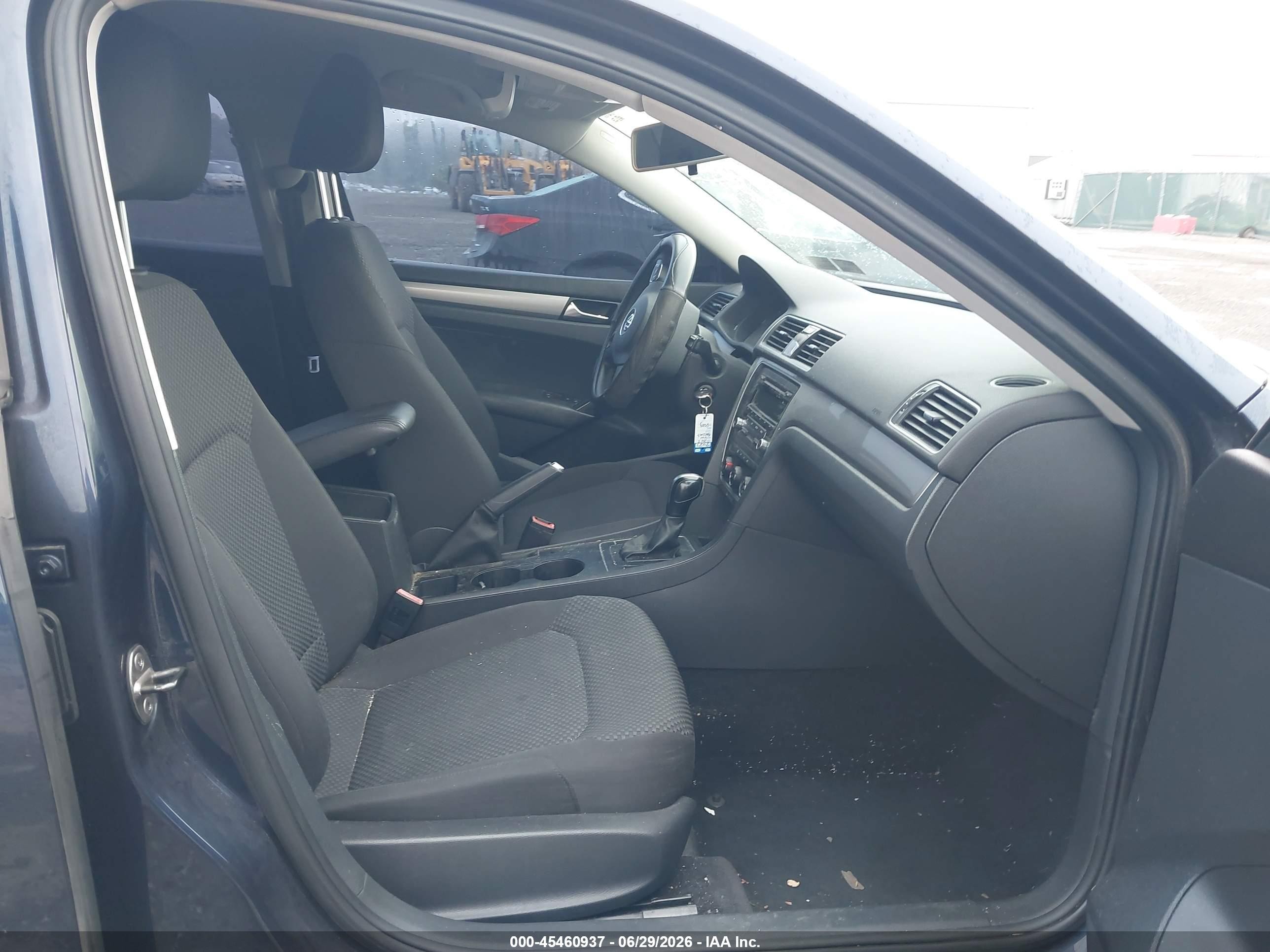 2013 Volkswagen Passat 2.5l S Dark Blue vin: 1VWAP7A32DC035996