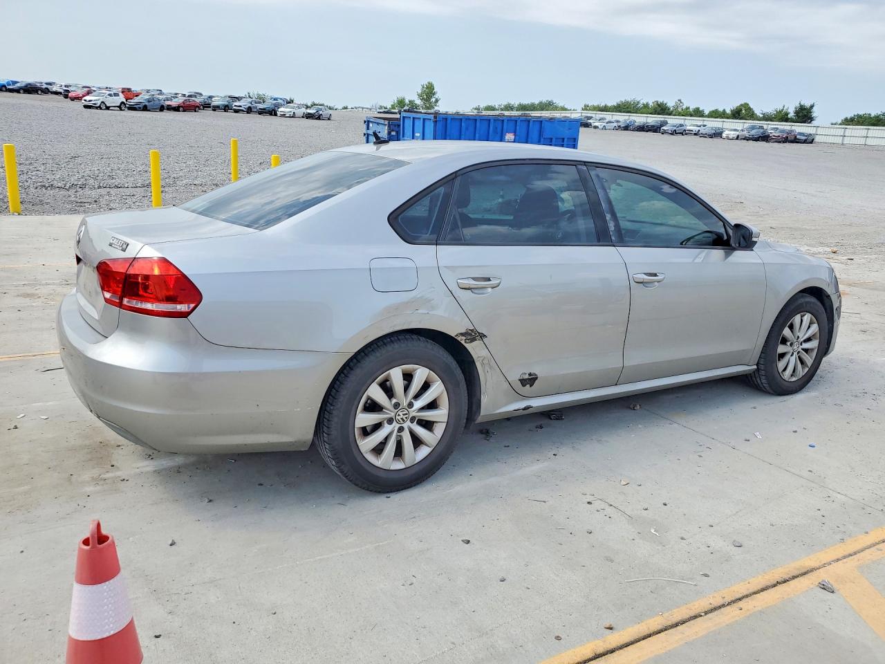 2013 Volkswagen Passat S Silver vin: 1VWAP7A32DC088102