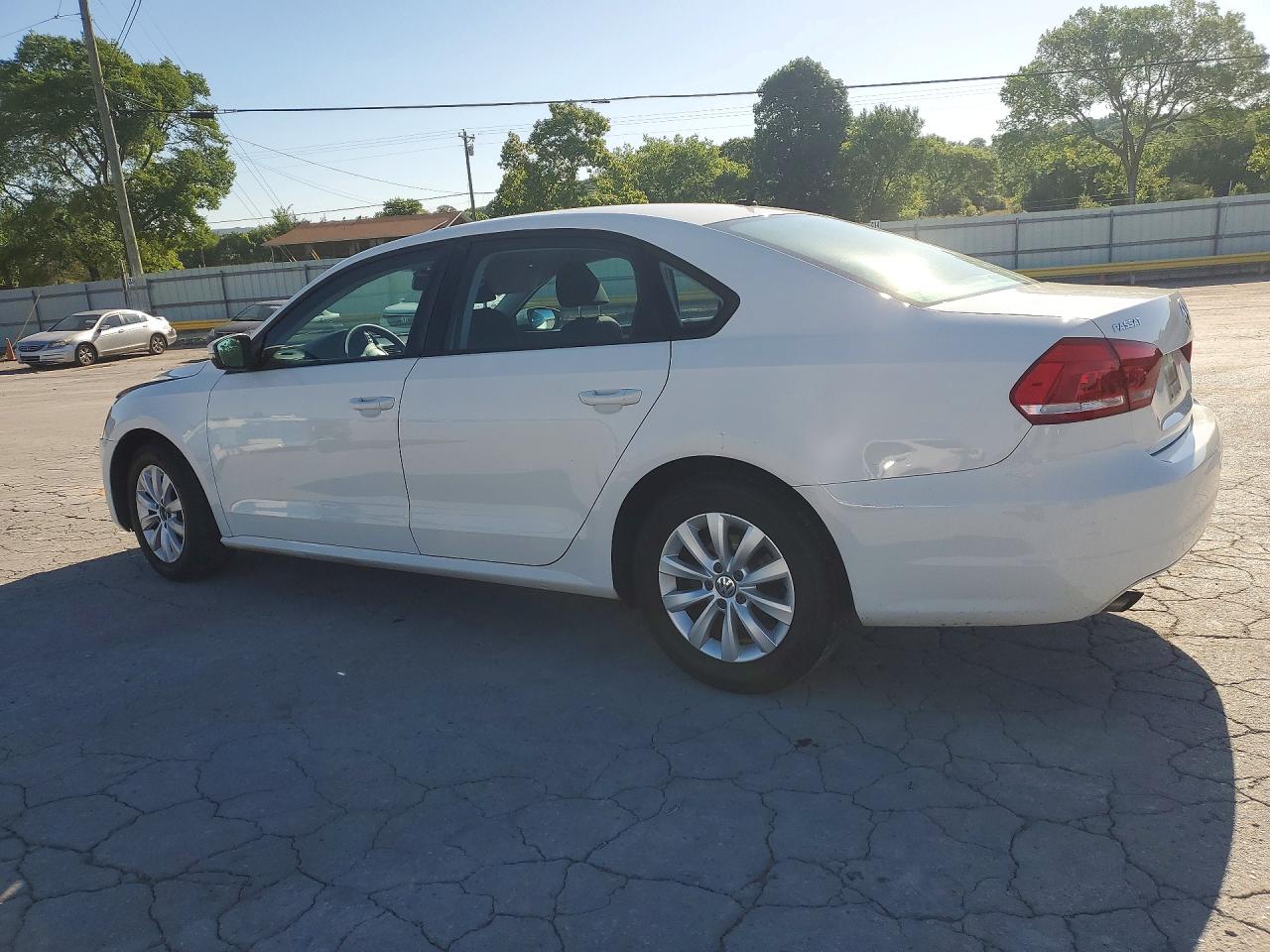 2013 Volkswagen Passat S White vin: 1VWAP7A32DC093977