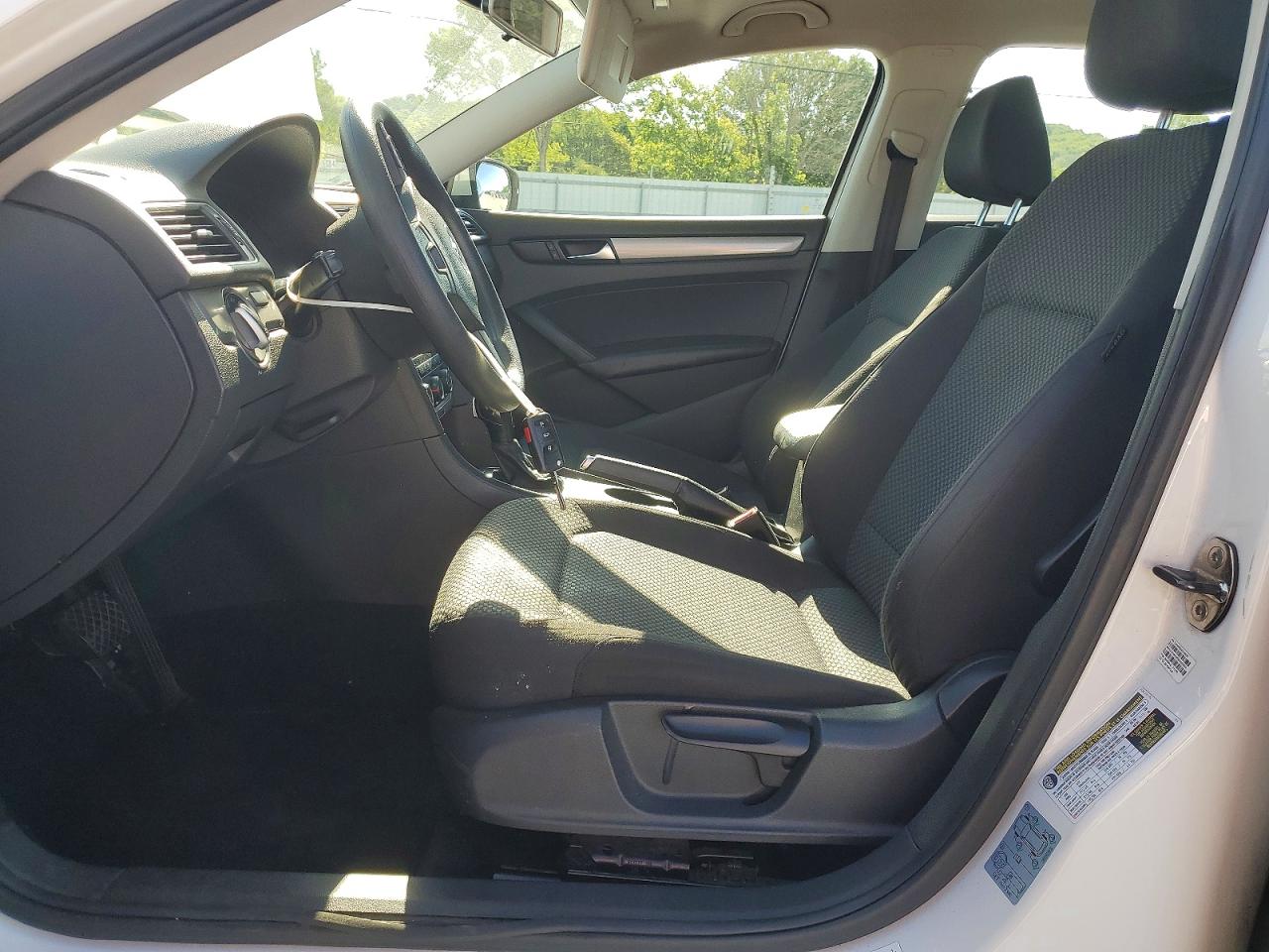 2013 Volkswagen Passat S White vin: 1VWAP7A32DC093977