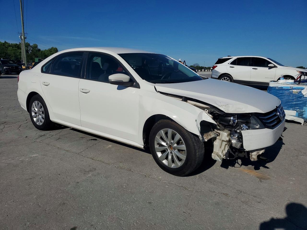 2013 Volkswagen Passat S White vin: 1VWAP7A32DC093977