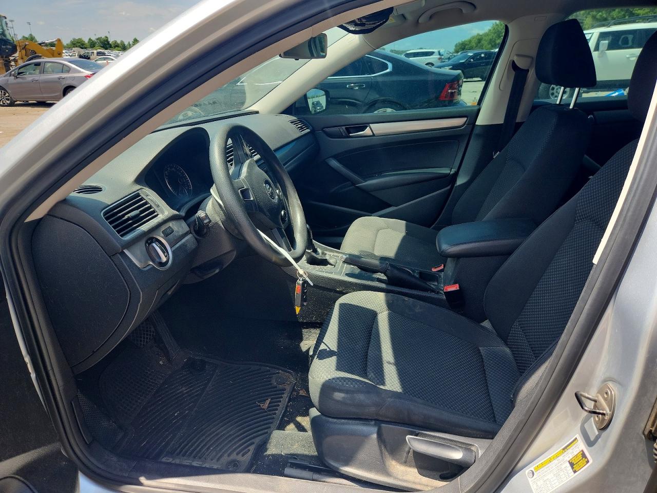 2013 Volkswagen Passat S Silver vin: 1VWAP7A32DC126878