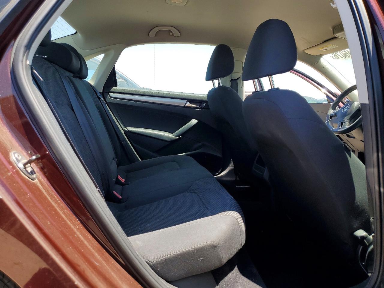 2013 Volkswagen Passat S Burgundy vin: 1VWAP7A32DC132762