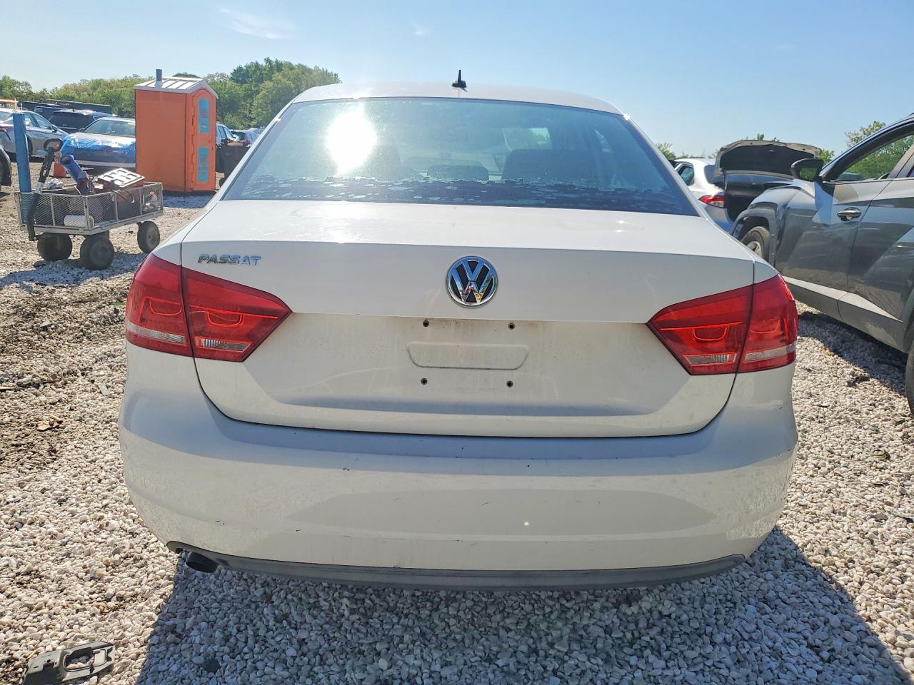 2013 Volkswagen Passat S White vin: 1VWAP7A32DC147813