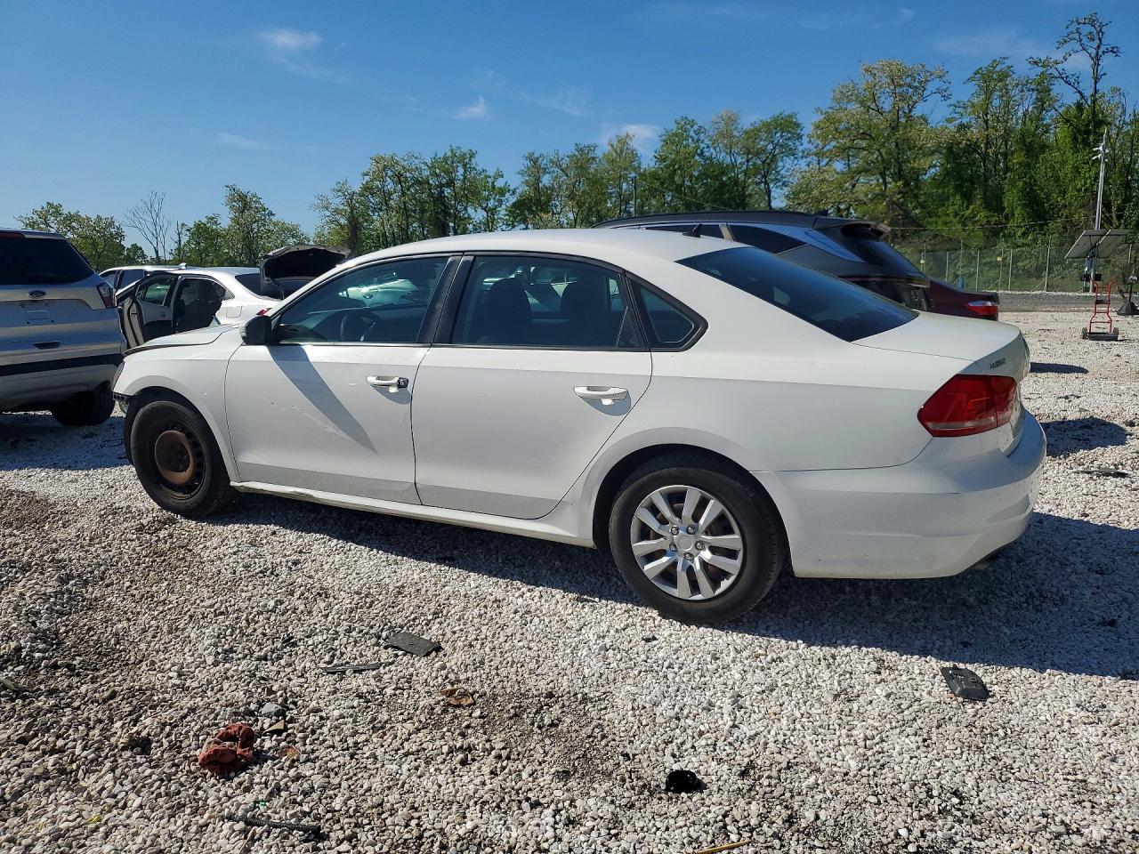 2013 Volkswagen Passat S White vin: 1VWAP7A32DC147813
