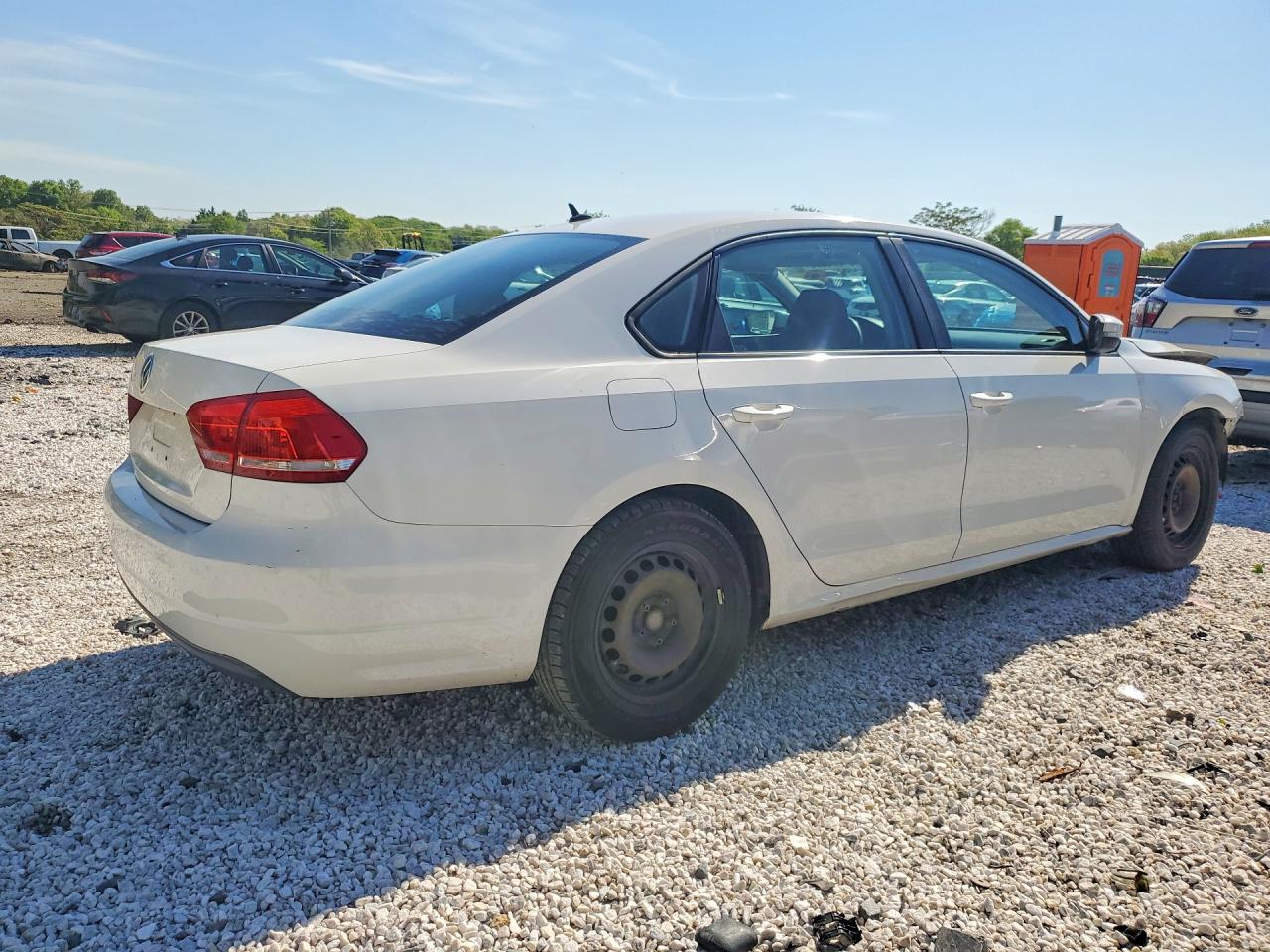 2013 Volkswagen Passat S White vin: 1VWAP7A32DC147813