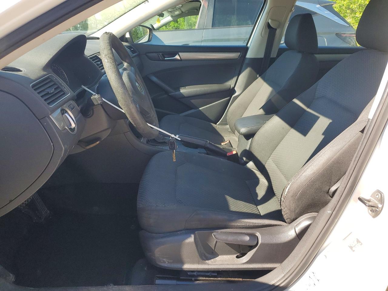 2013 Volkswagen Passat S White vin: 1VWAP7A32DC147813