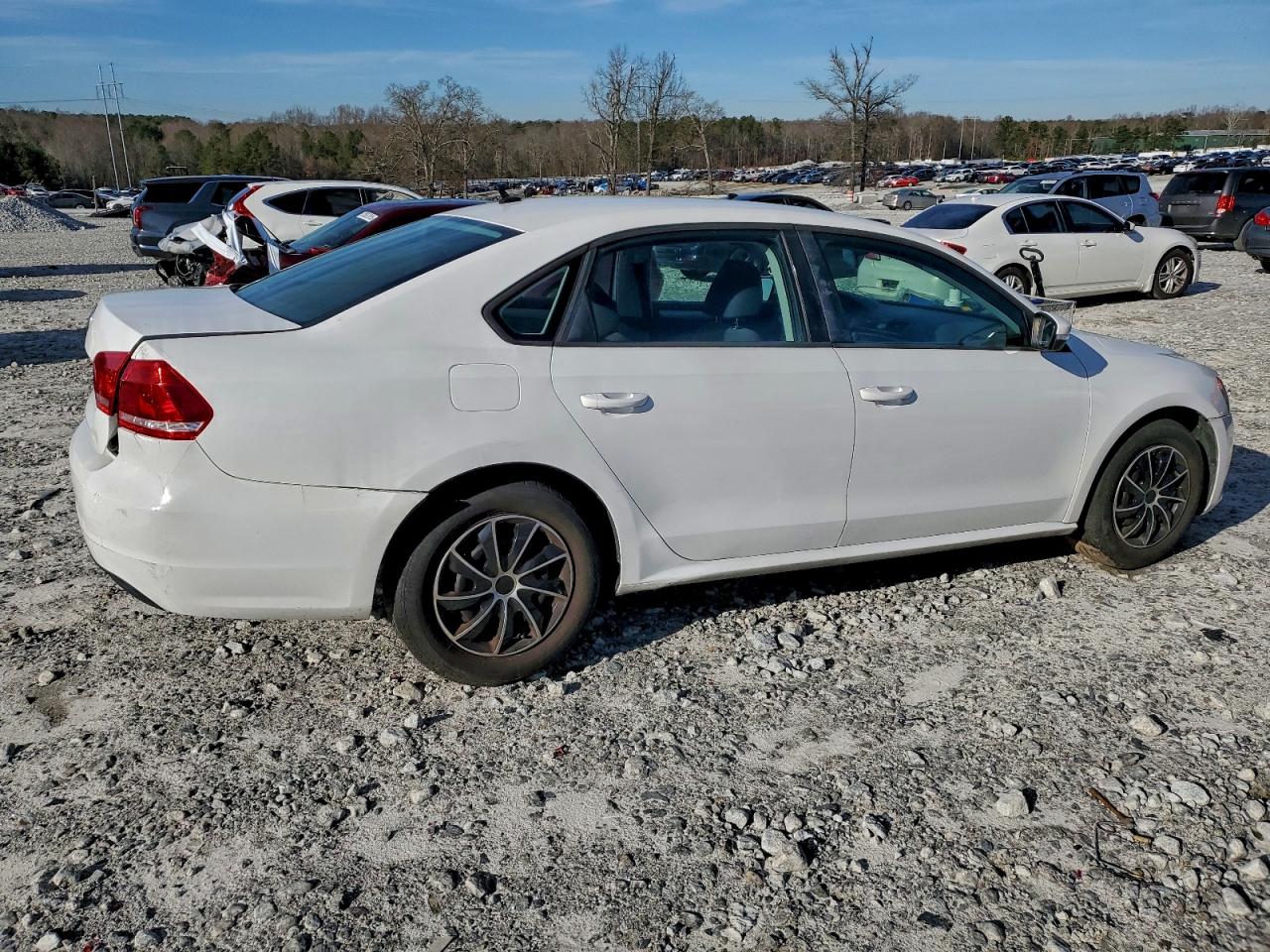 2014 Volkswagen Passat S White vin: 1VWAP7A32EC010324