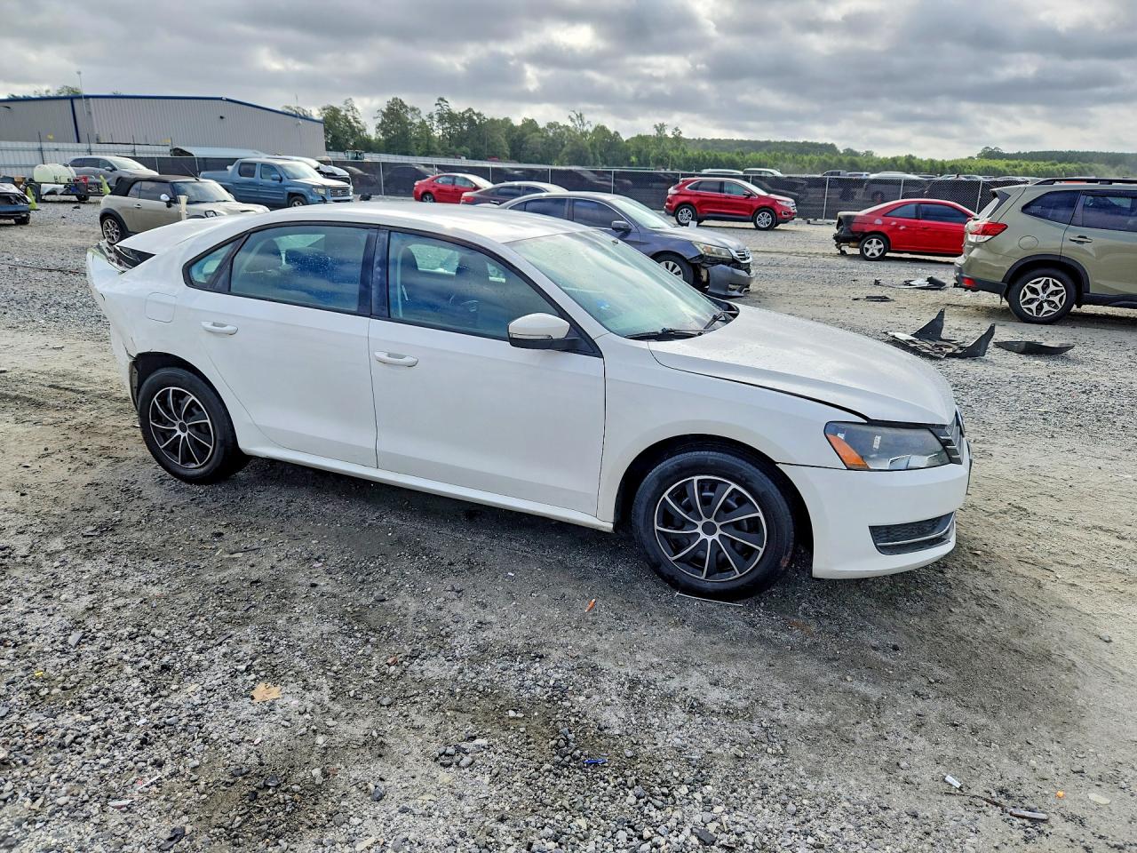 2014 Volkswagen Passat S White vin: 1VWAP7A32EC010324