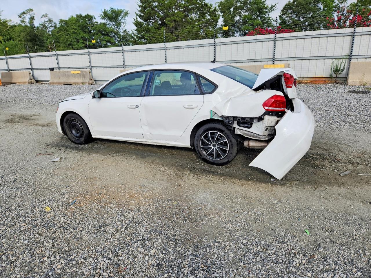 2014 Volkswagen Passat S White vin: 1VWAP7A32EC010324