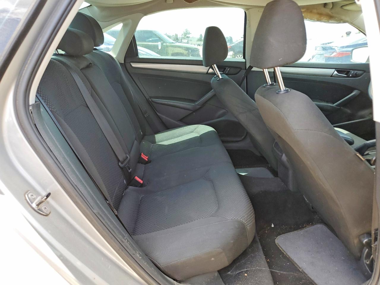 2014 Volkswagen Passat S Silver vin: 1VWAP7A32EC024806