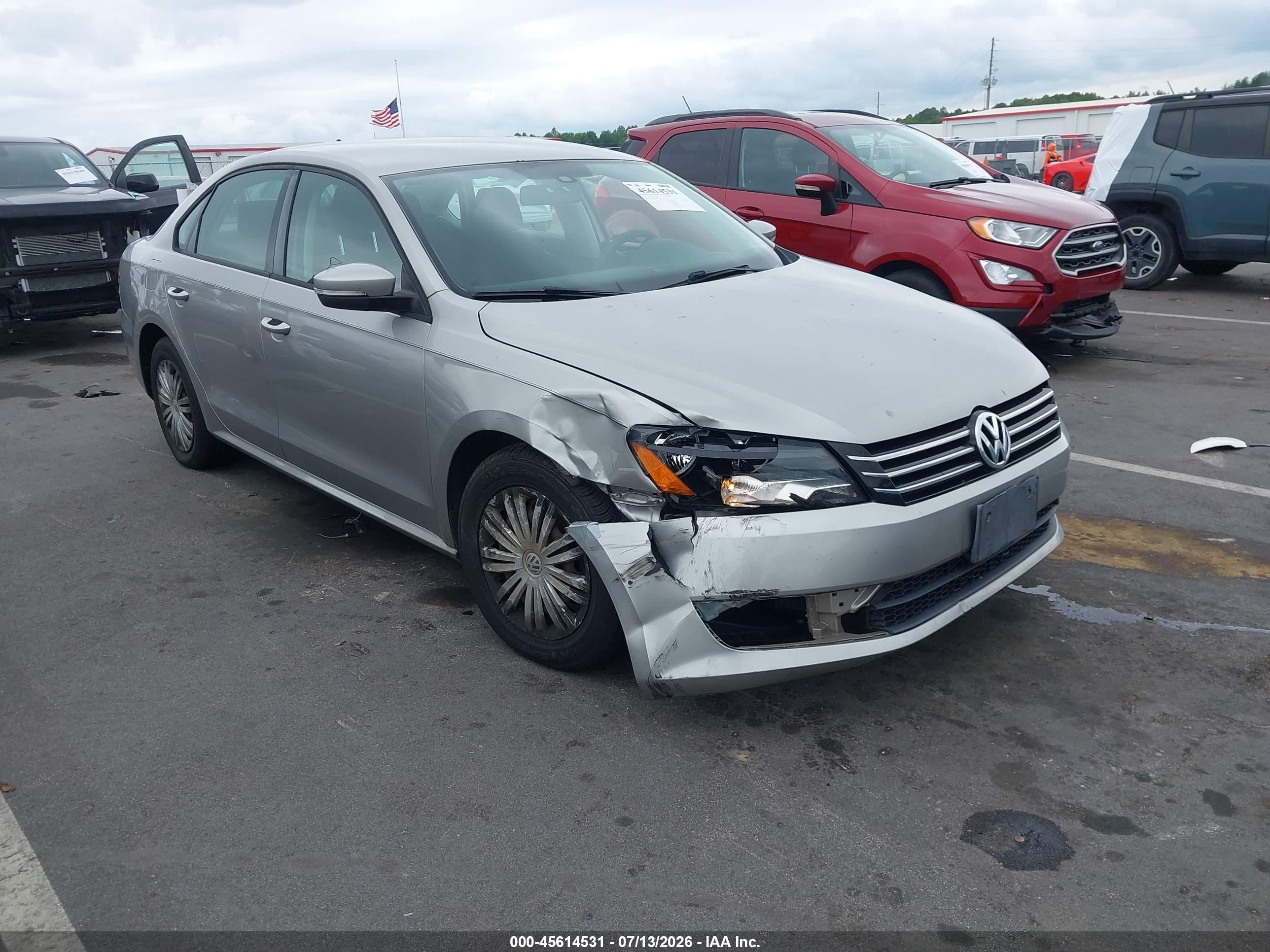 2014 Volkswagen Passat 2.5l S Silver vin: 1VWAP7A32EC026992