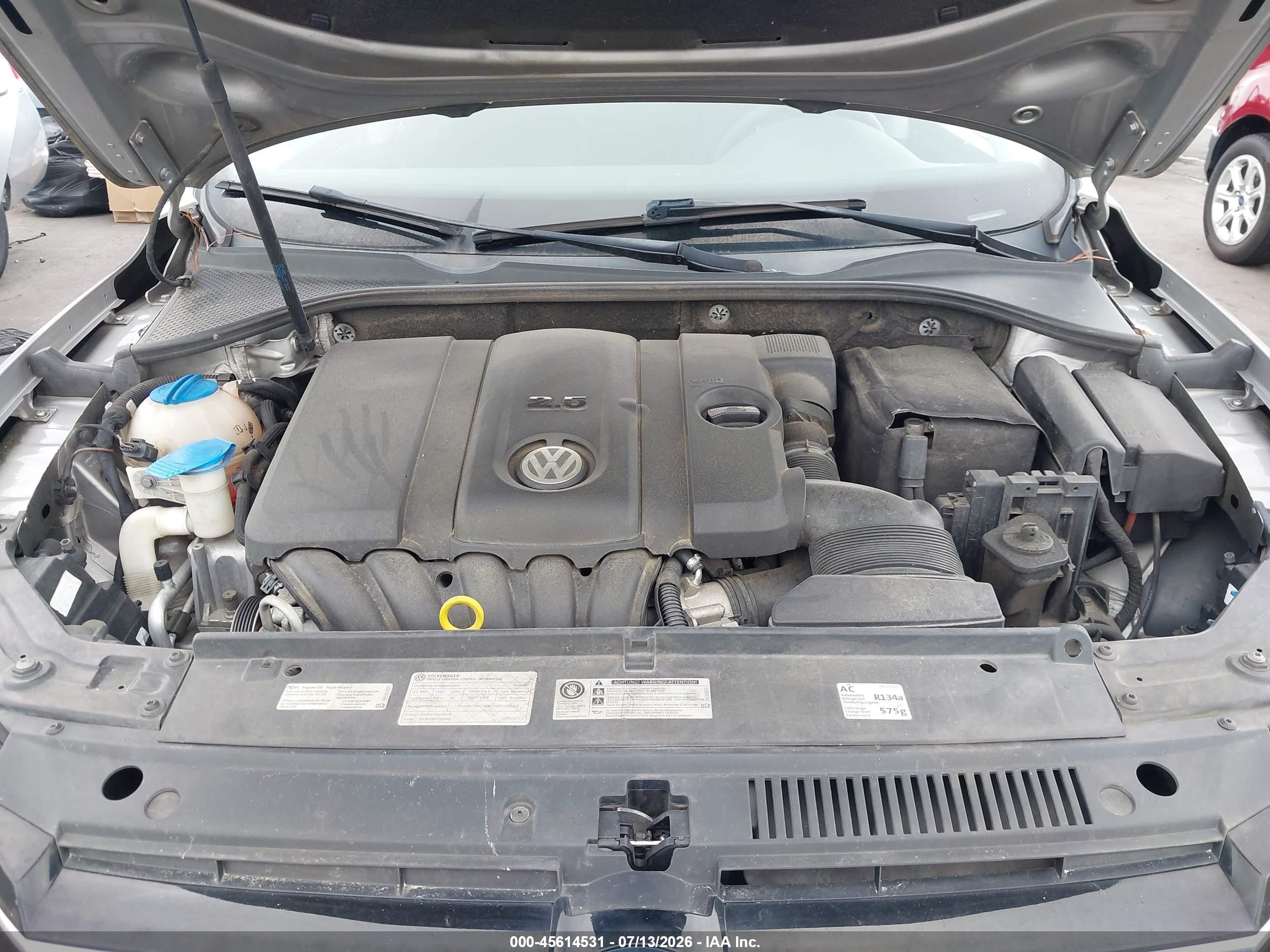 2014 Volkswagen Passat 2.5l S Silver vin: 1VWAP7A32EC026992