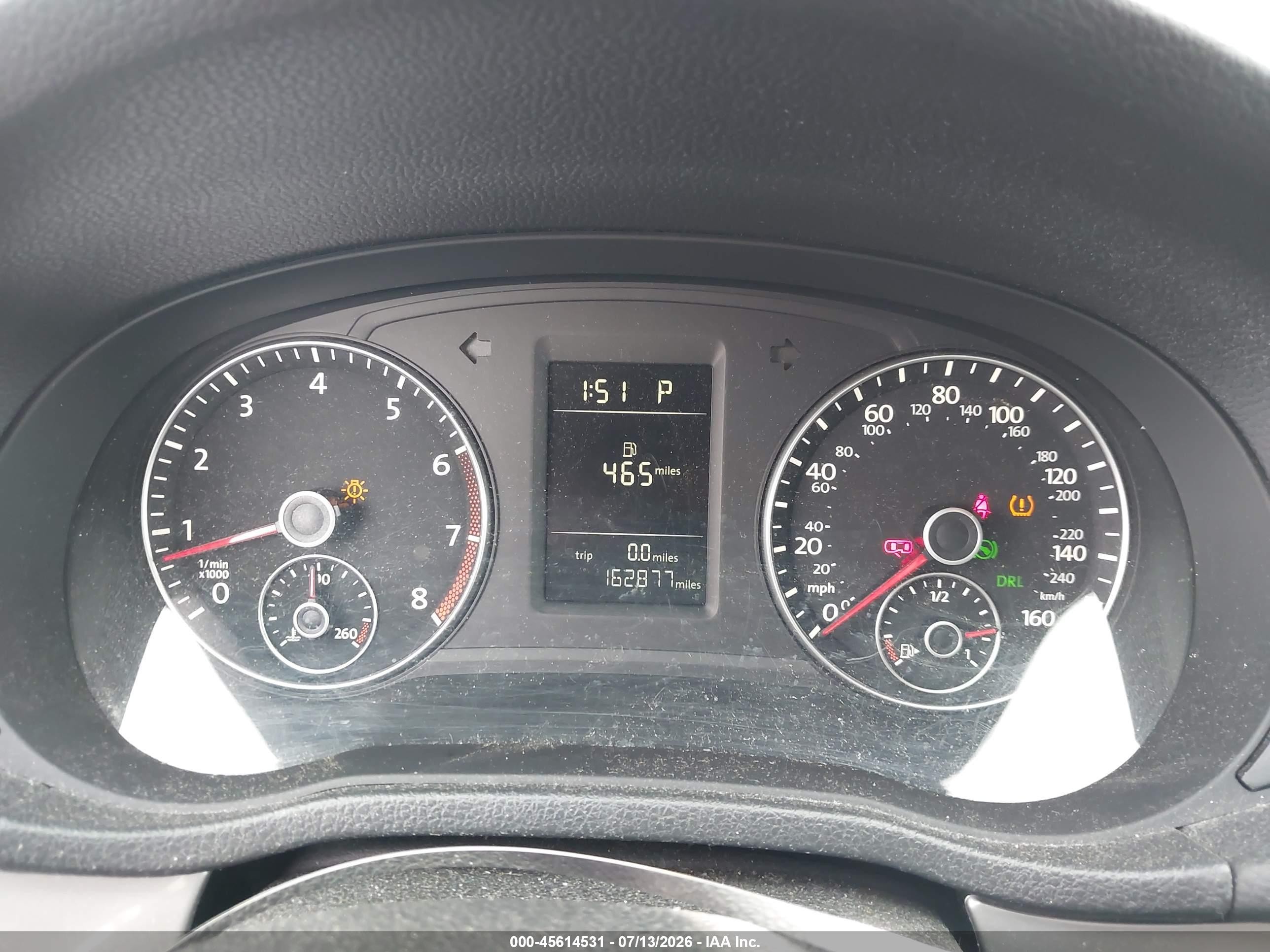 2014 Volkswagen Passat 2.5l S Silver vin: 1VWAP7A32EC026992