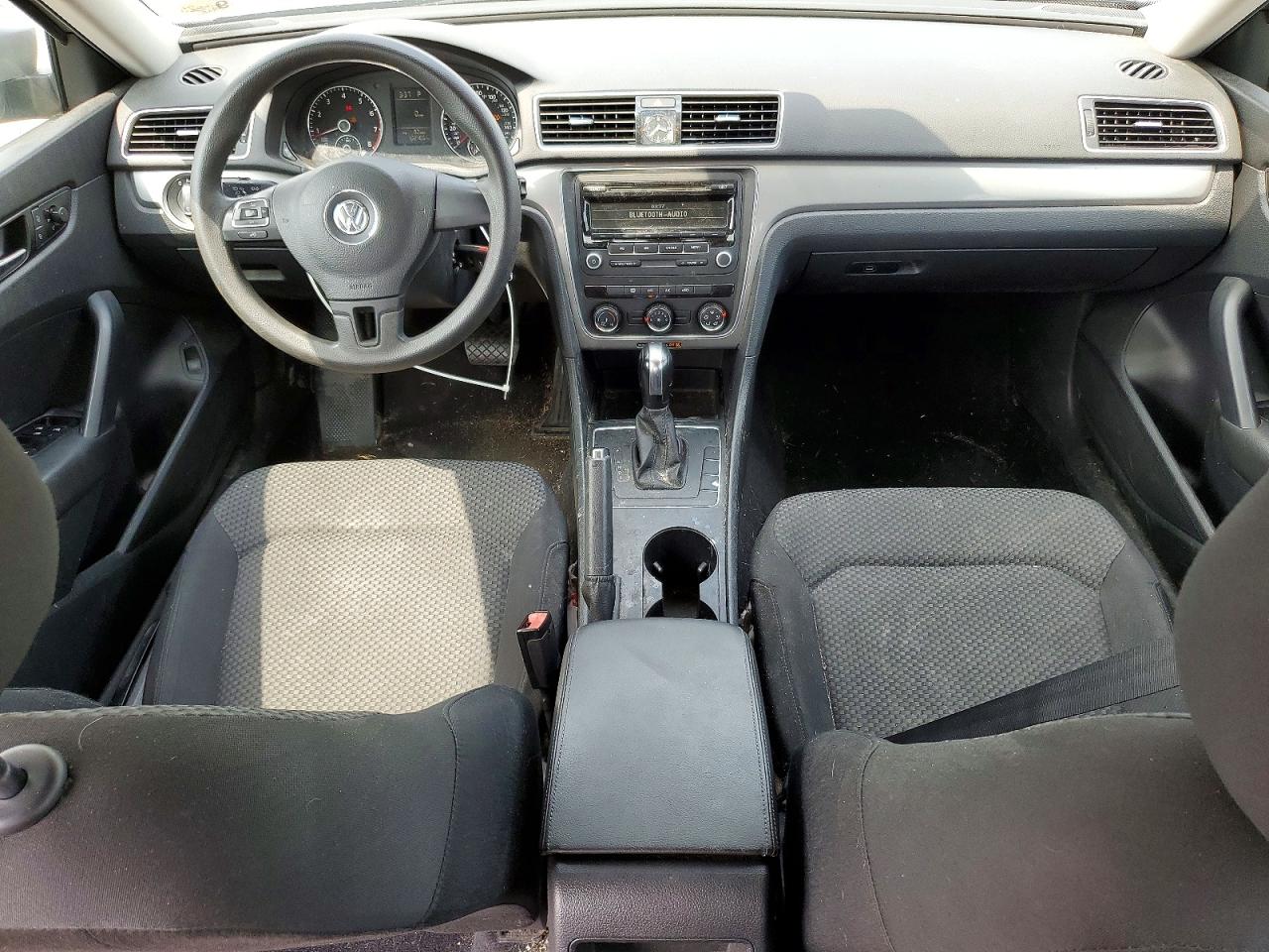 2014 Volkswagen Passat S Silver vin: 1VWAP7A32EC028791