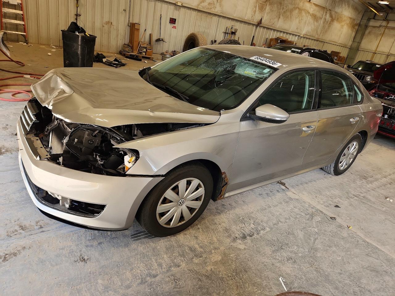 2012 Volkswagen Passat S Silver vin: 1VWAP7A33CC039408