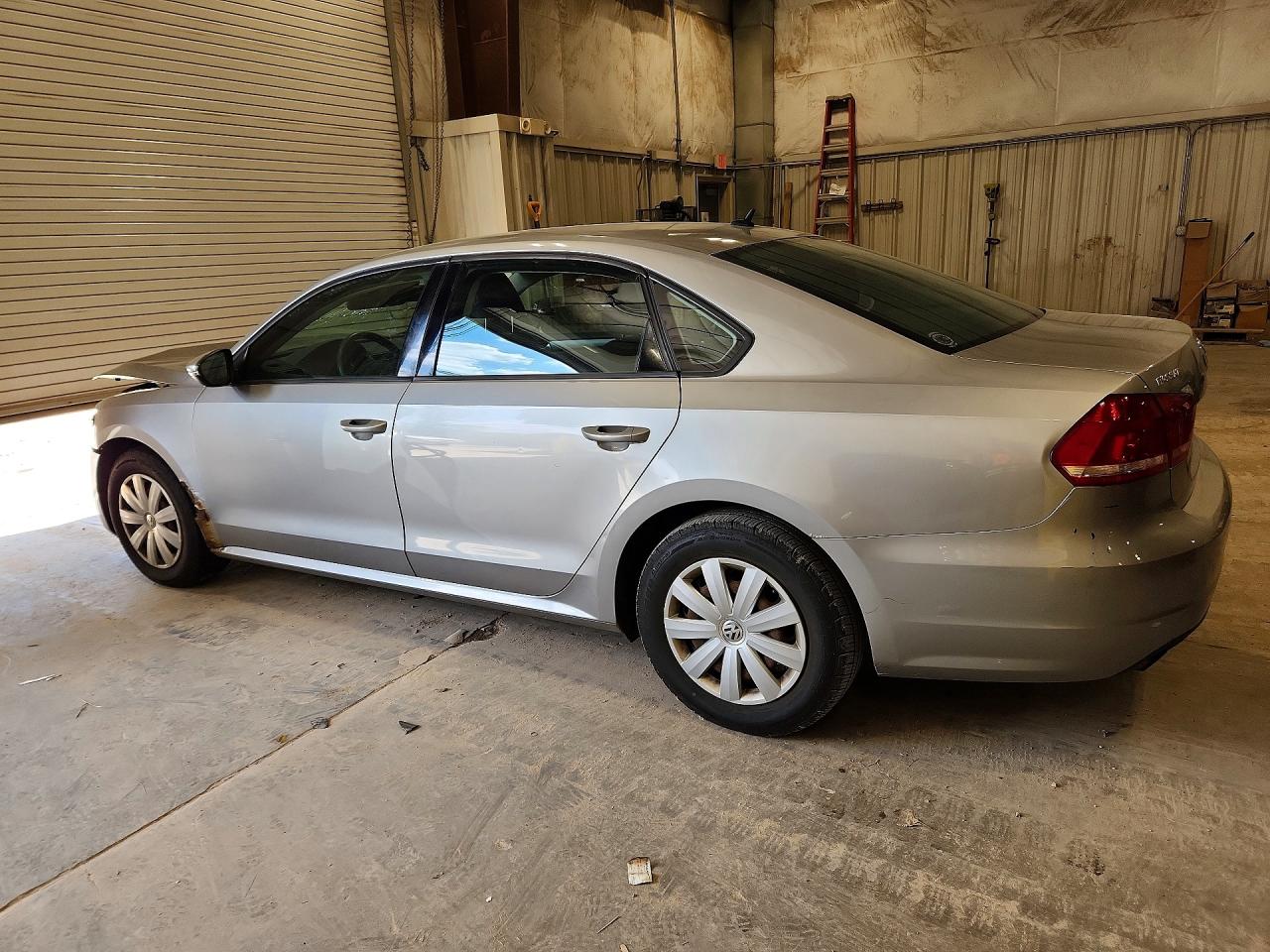 2012 Volkswagen Passat S Silver vin: 1VWAP7A33CC039408