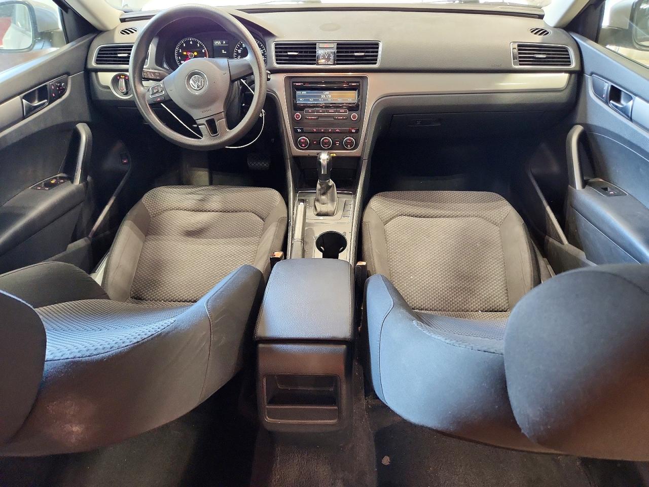 2012 Volkswagen Passat S Silver vin: 1VWAP7A33CC039408