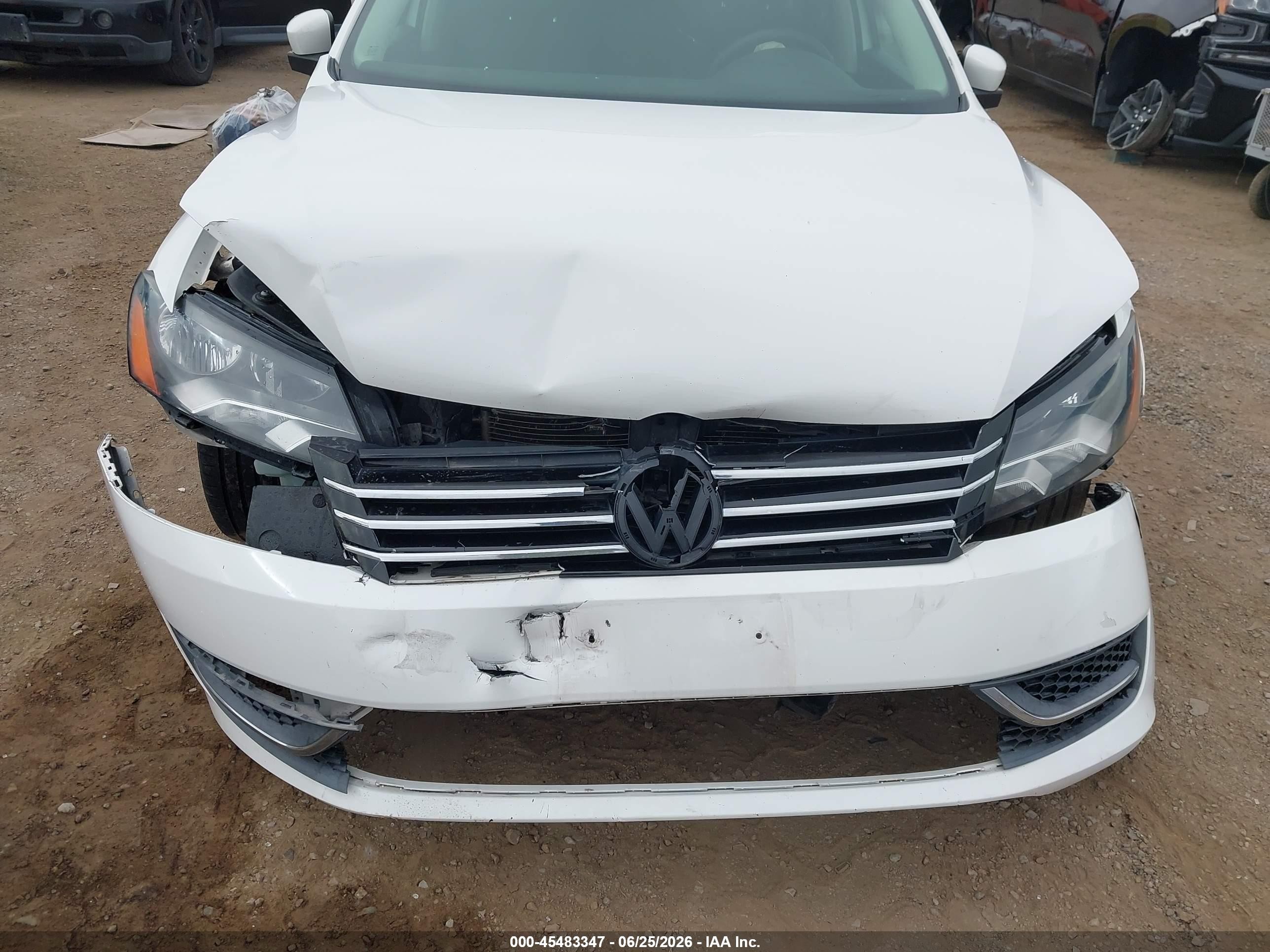 2012 Volkswagen Passat 2.5l S White vin: 1VWAP7A33CC103835