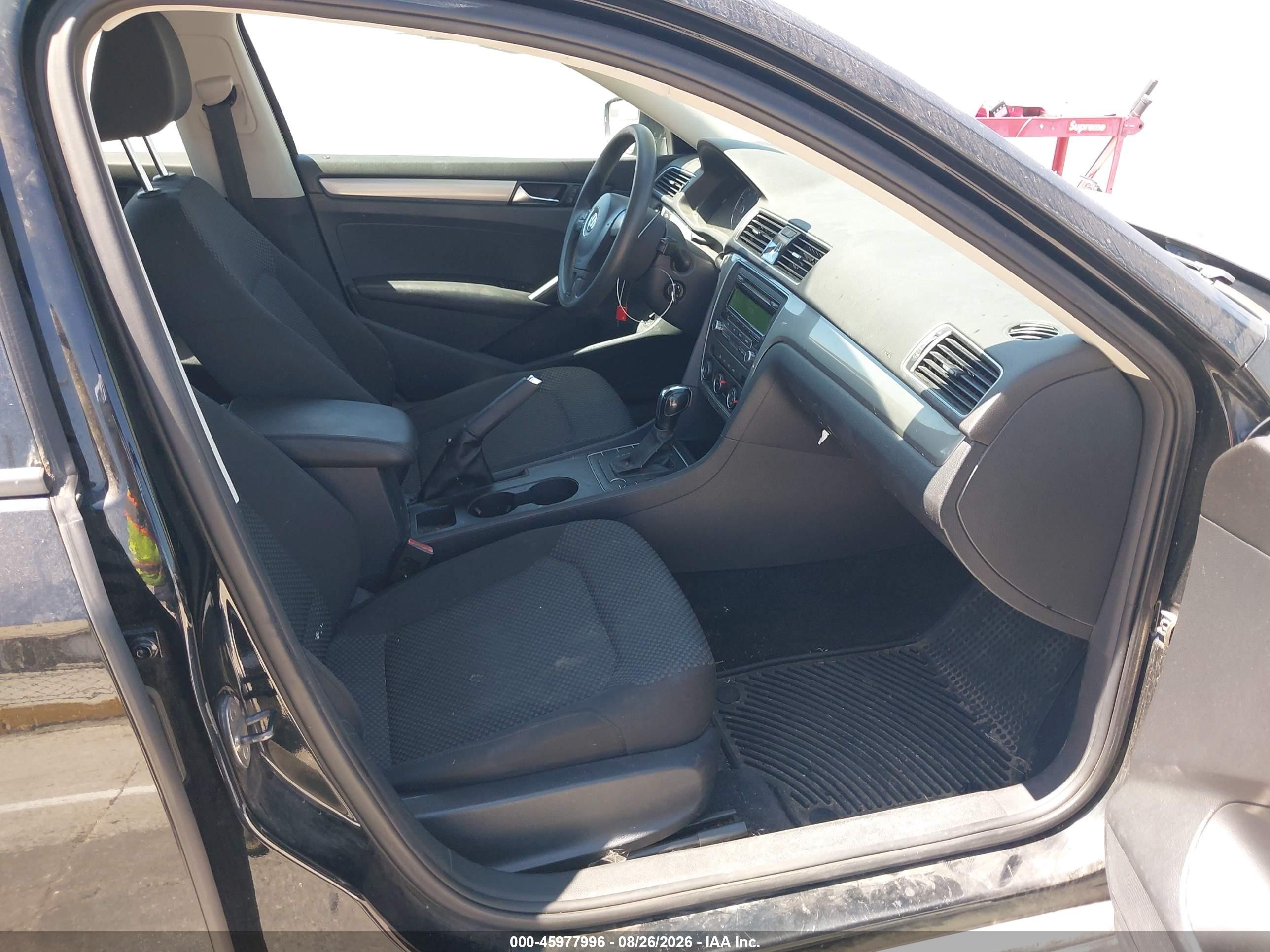2013 Volkswagen Passat 2.5l S Черный vin: 1VWAP7A33DC024358