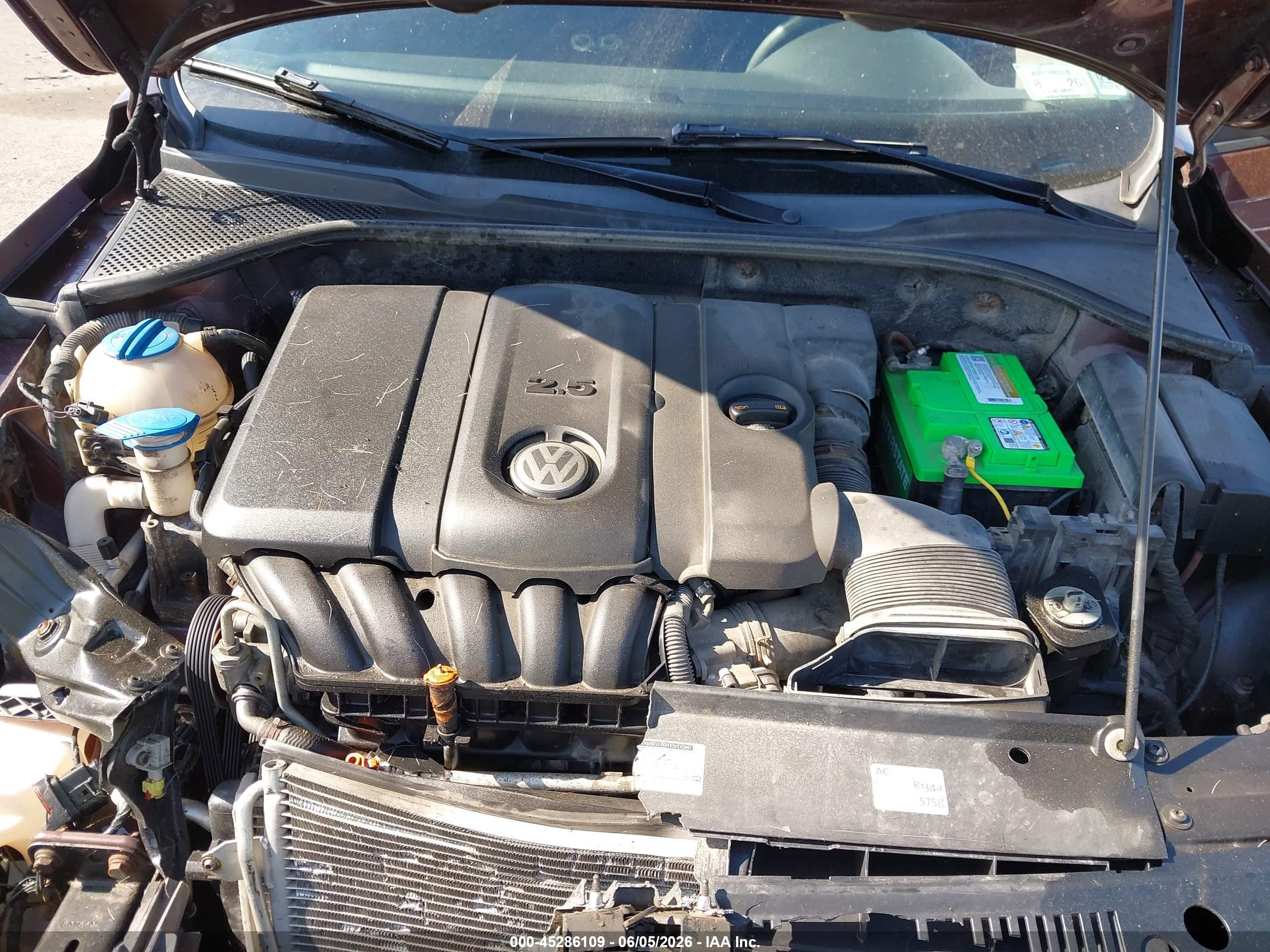 2013 Volkswagen Passat 2.5l S Темно-бордовый vin: 1VWAP7A33DC037126