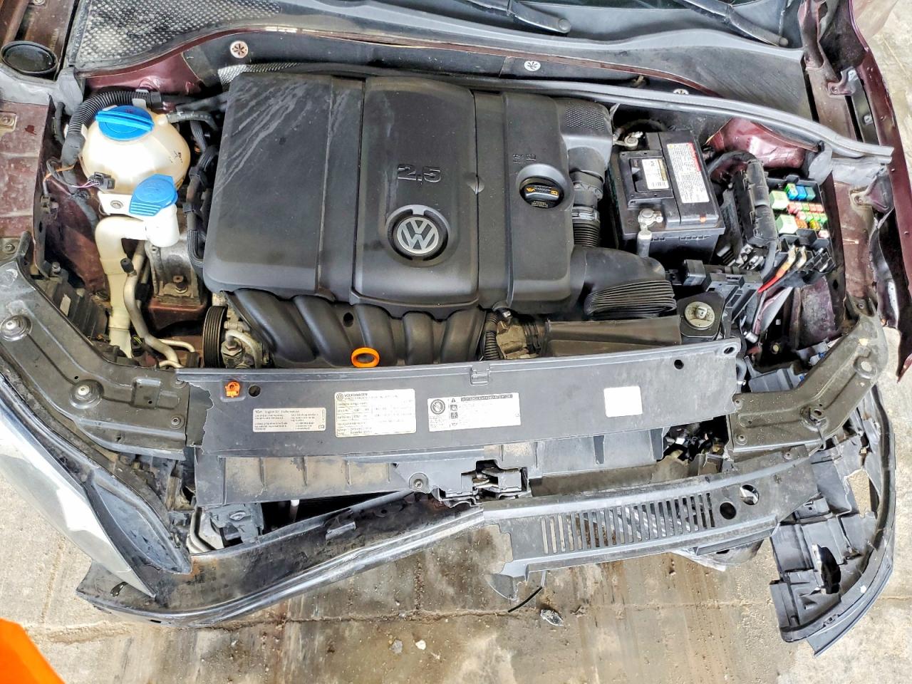 2013 Volkswagen Passat S Темно-бордовый vin: 1VWAP7A33DC062513