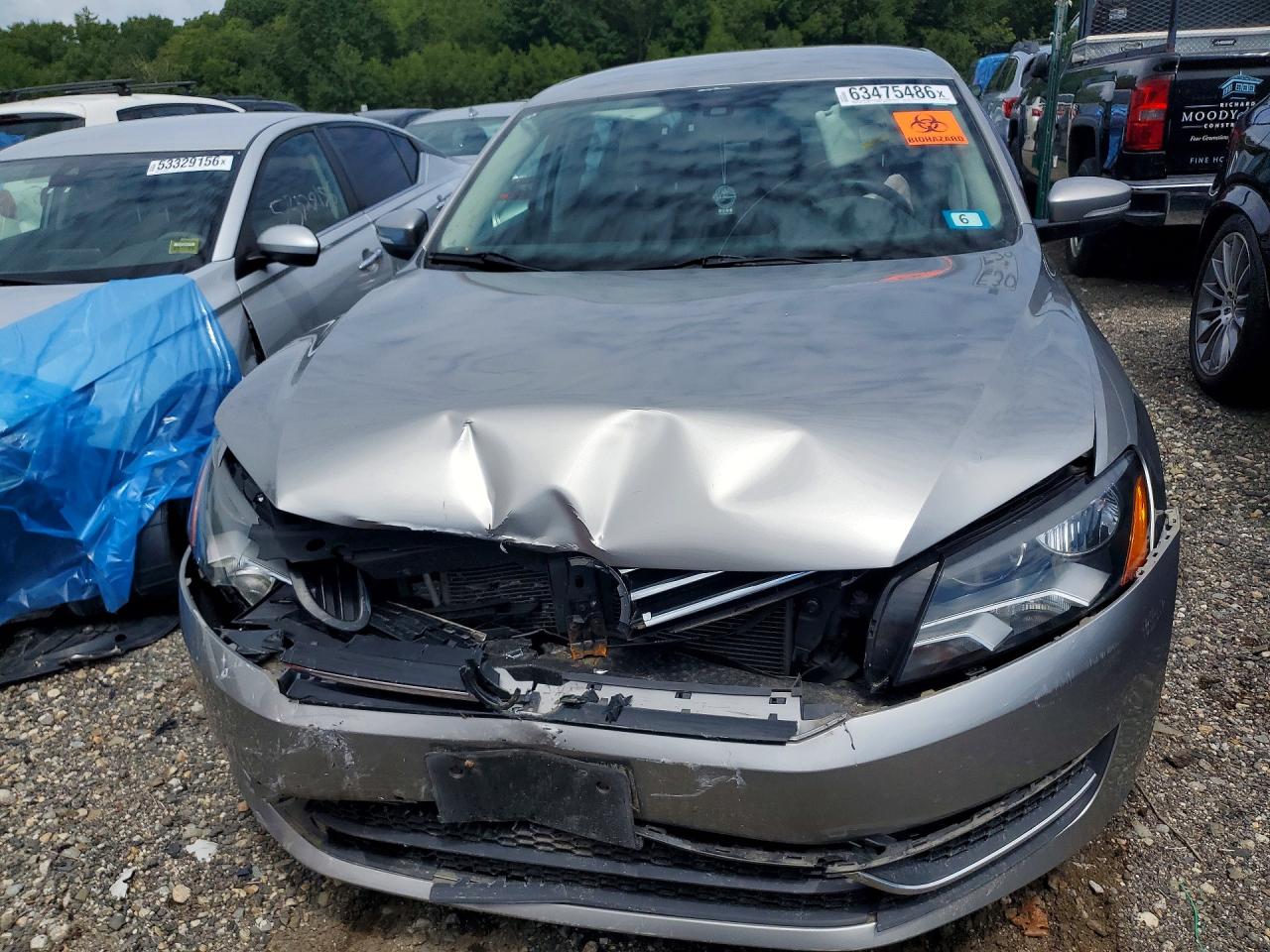 2013 Volkswagen Passat S Silver vin: 1VWAP7A33DC119373