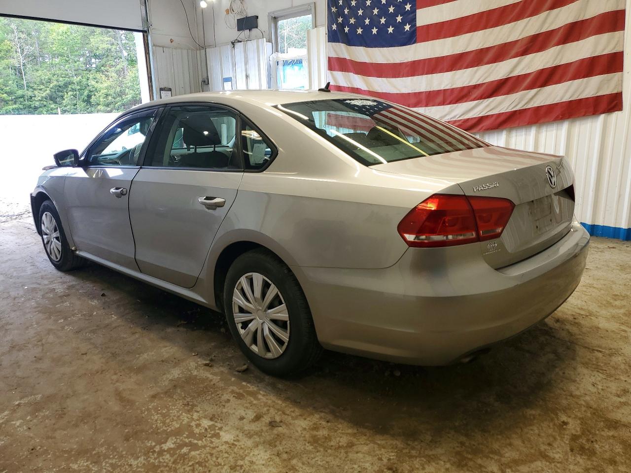 2013 Volkswagen Passat S Silver vin: 1VWAP7A33DC119373