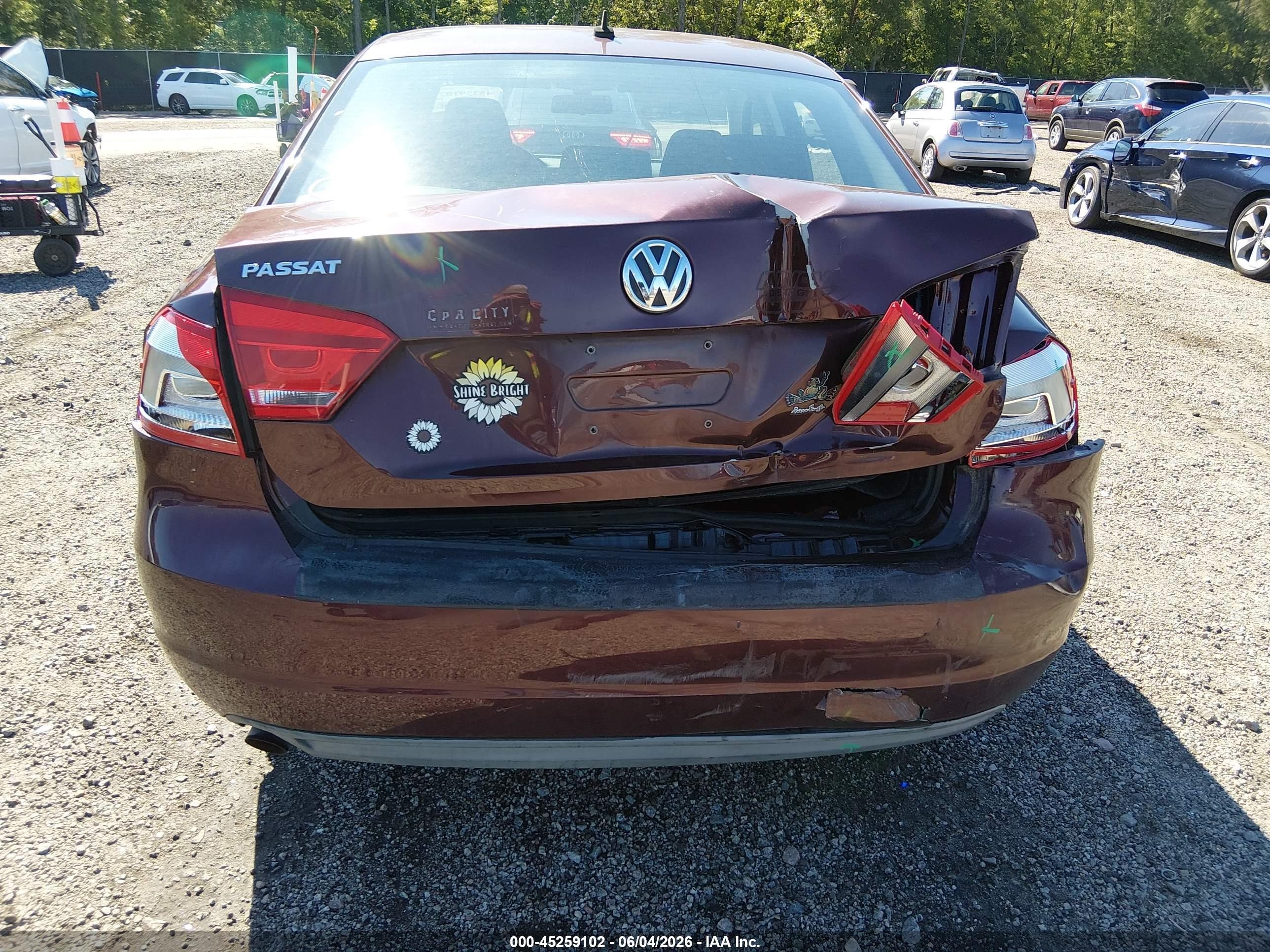 2013 Volkswagen Passat 2.5l S Бордовый vin: 1VWAP7A33DC138070