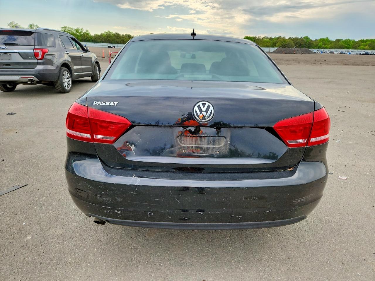 2012 Volkswagen Passat Black vin: 1VWAP7A34CC027445