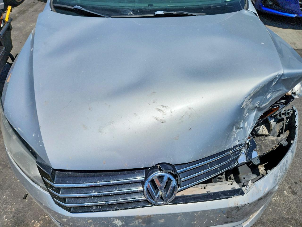 2012 Volkswagen Passat S Silver vin: 1VWAP7A34CC059361