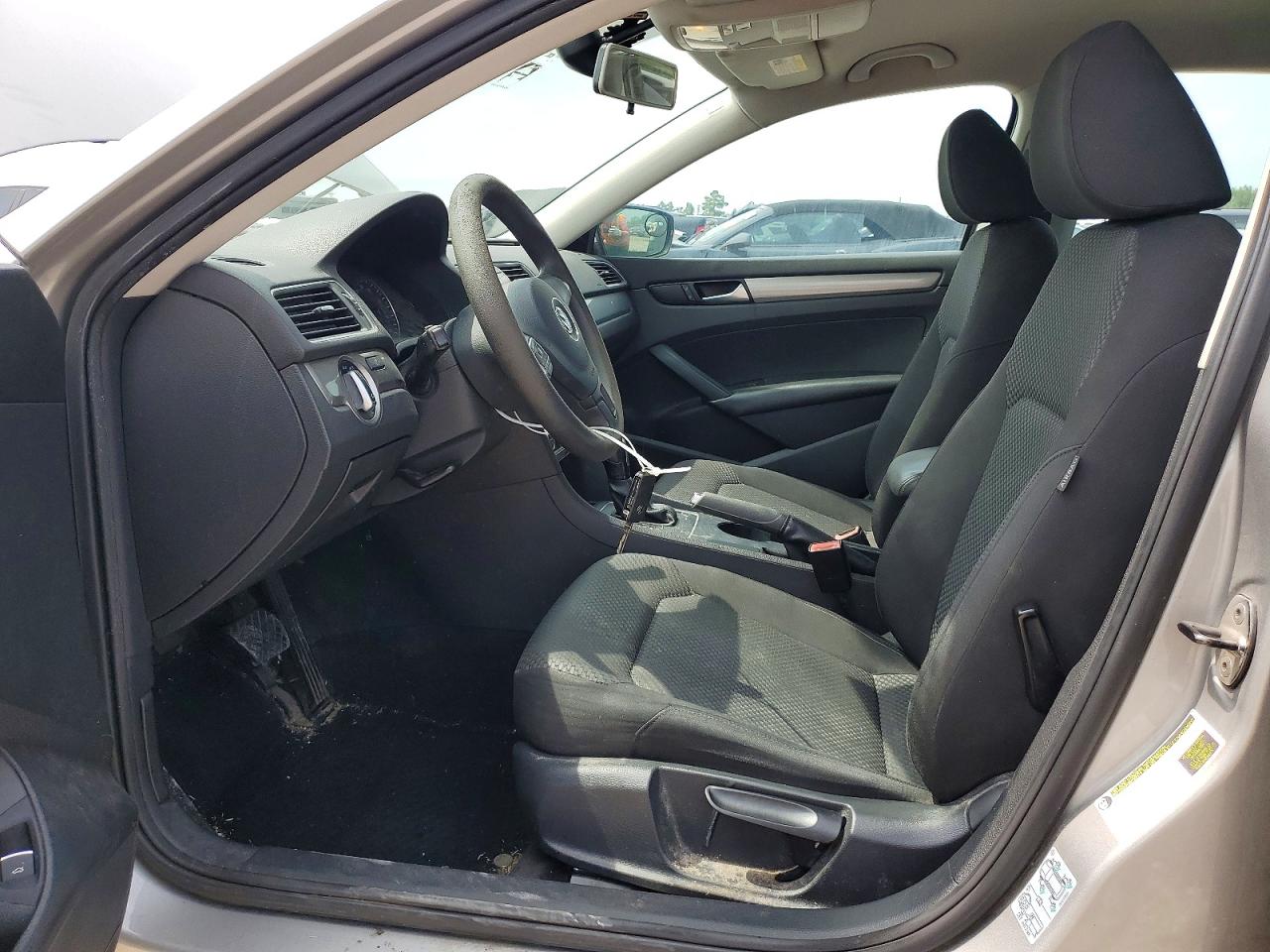 2012 Volkswagen Passat S Silver vin: 1VWAP7A34CC077701