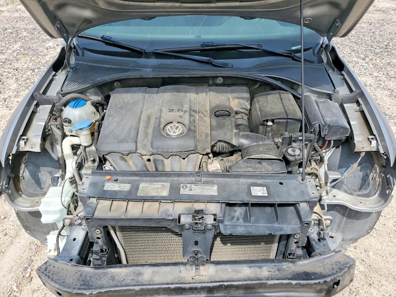 2012 Volkswagen Passat S Silver vin: 1VWAP7A34CC077701